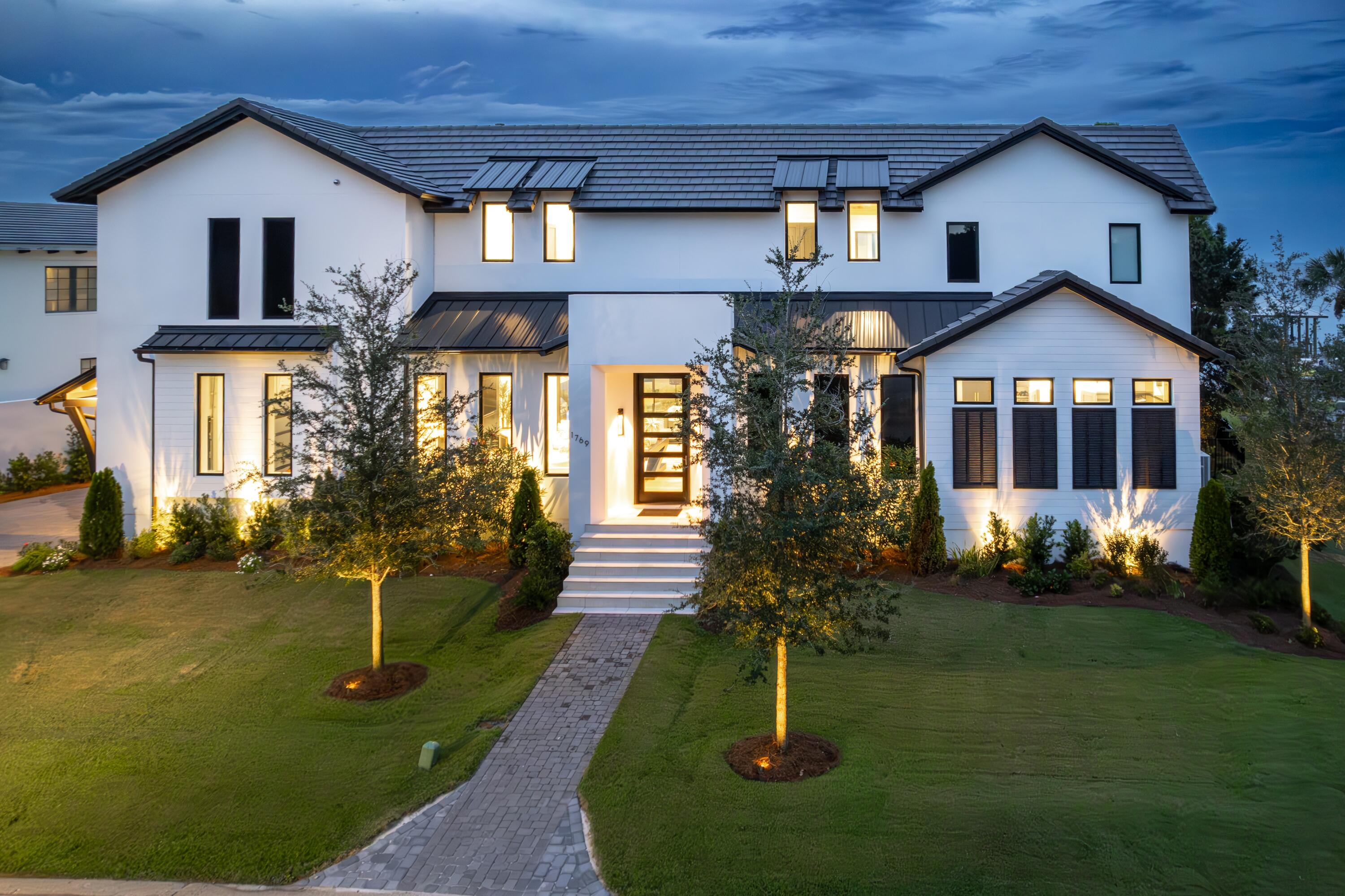 DRIFTWOOD ESTATES
GRAND COVE - Residential