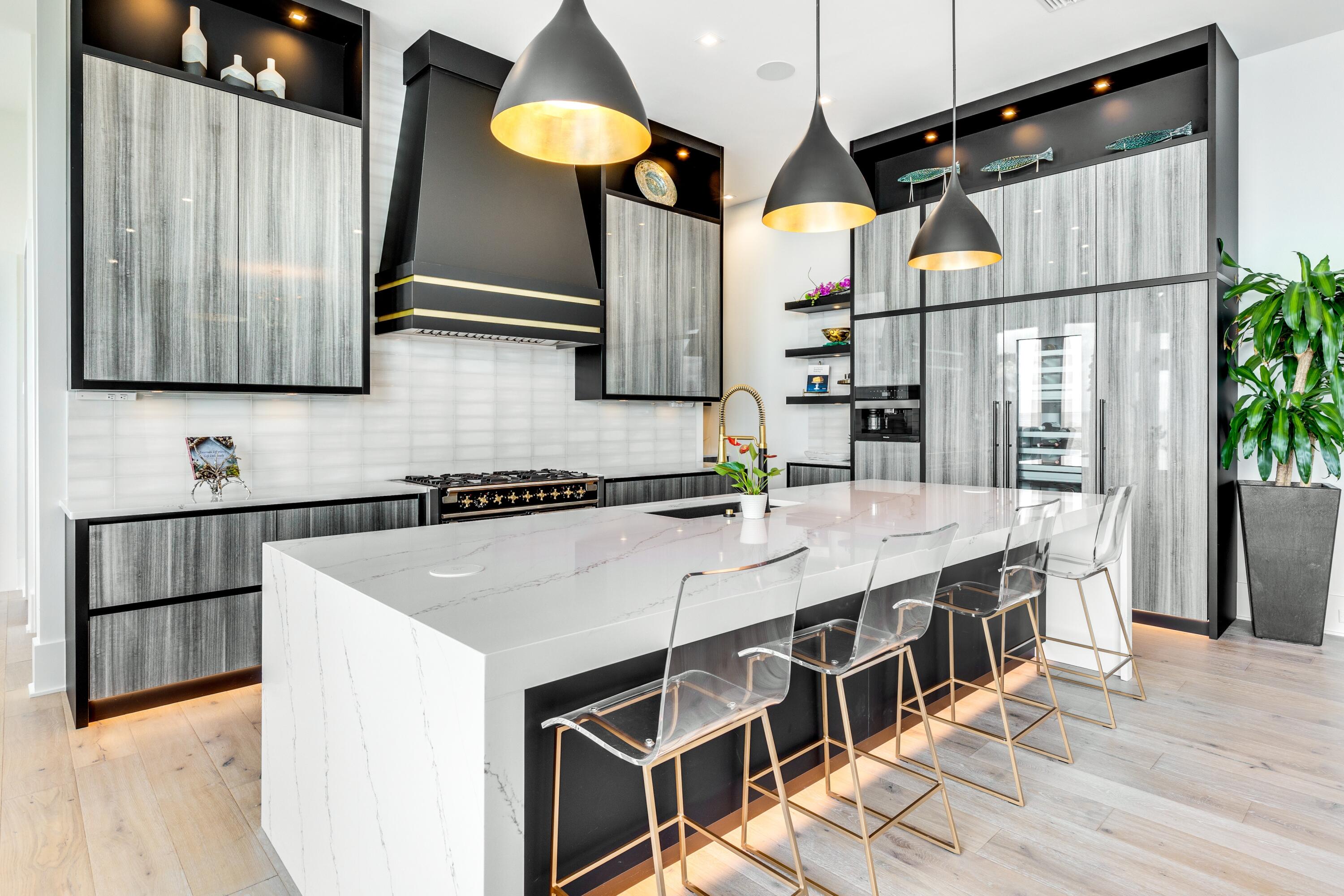 DRIFTWOOD ESTATES
GRAND COVE - Residential