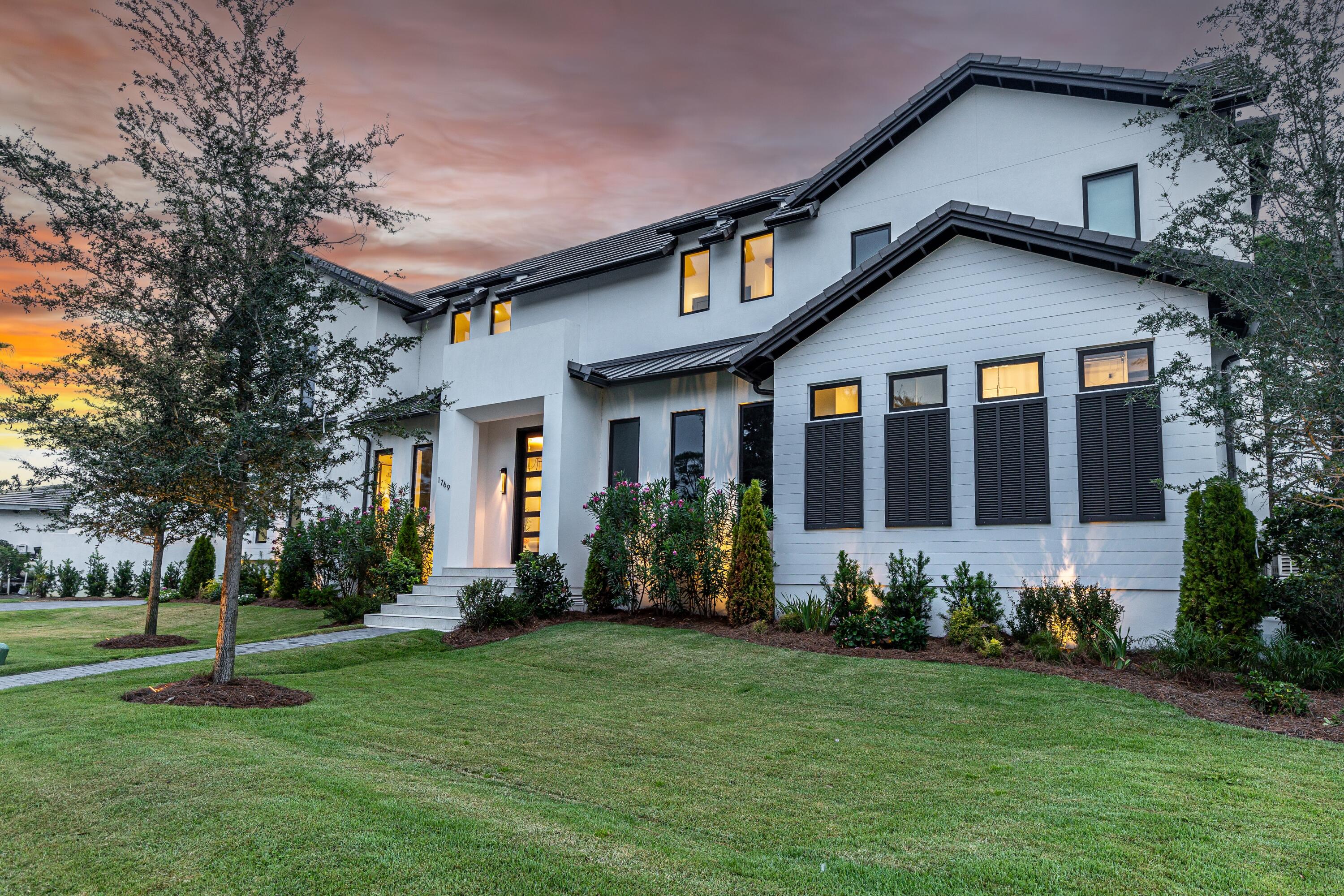 DRIFTWOOD ESTATES
GRAND COVE - Residential