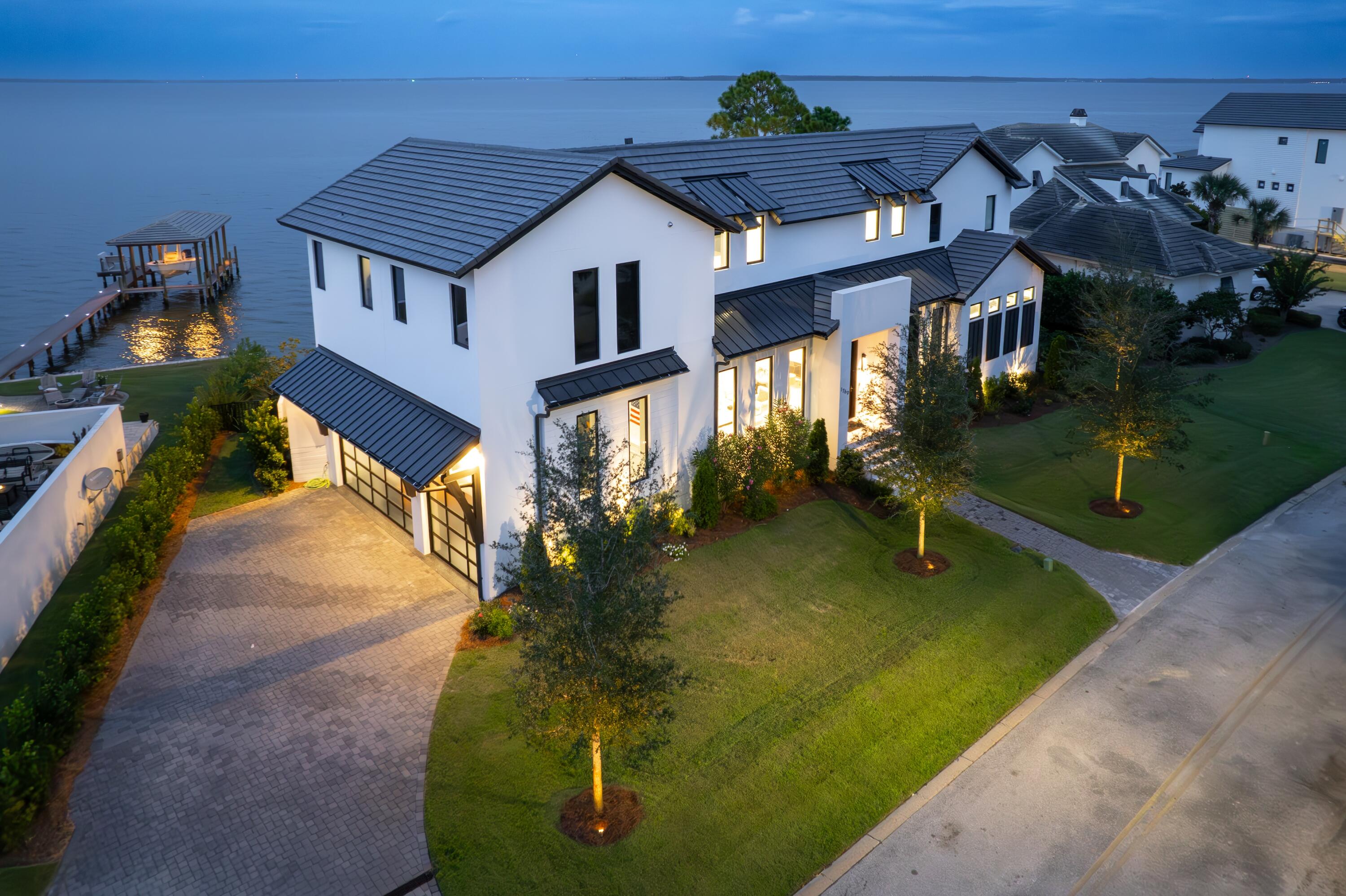 DRIFTWOOD ESTATES
GRAND COVE - Residential