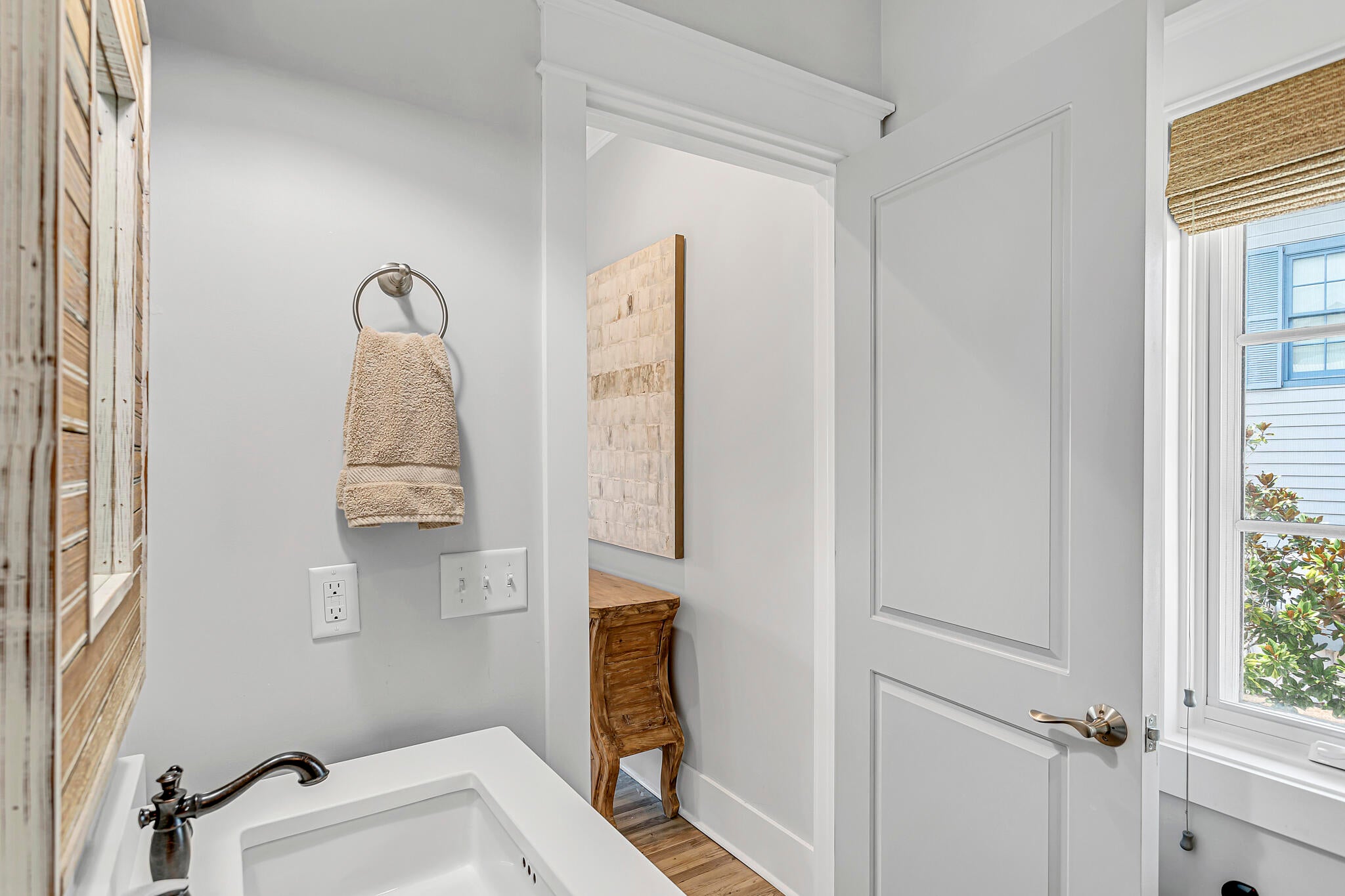 RETREAT THE - Residential