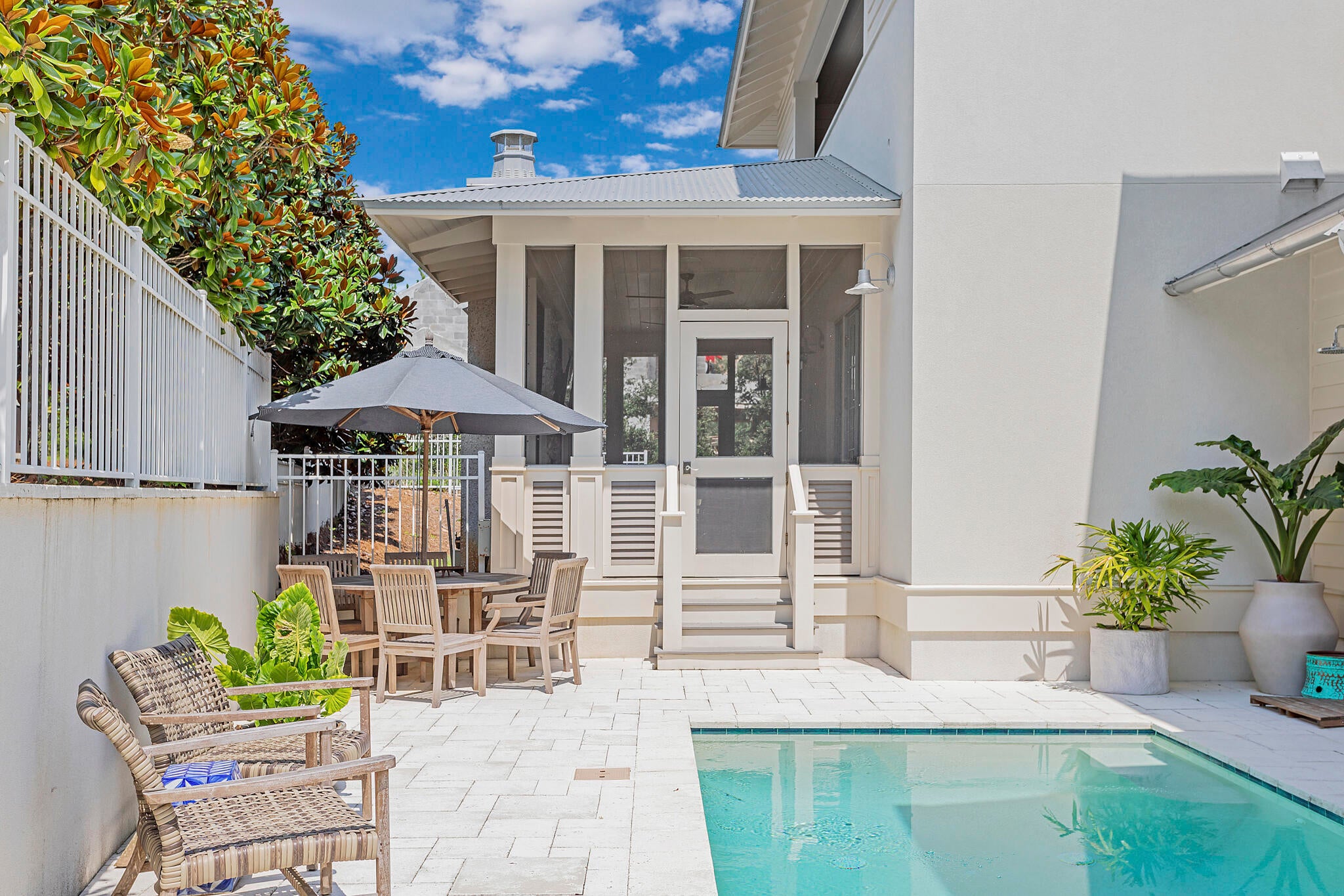 RETREAT THE - Residential