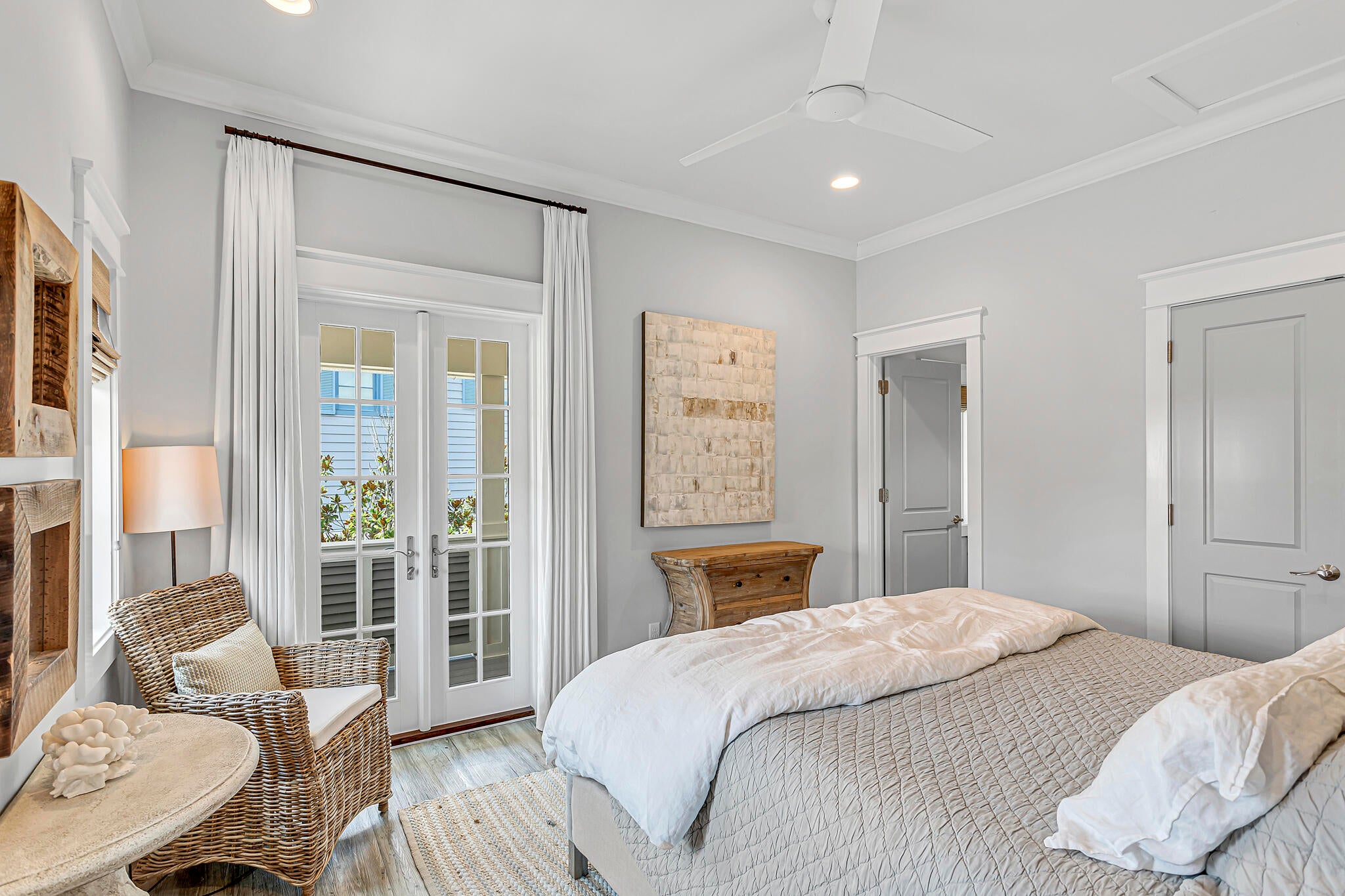 RETREAT THE - Residential