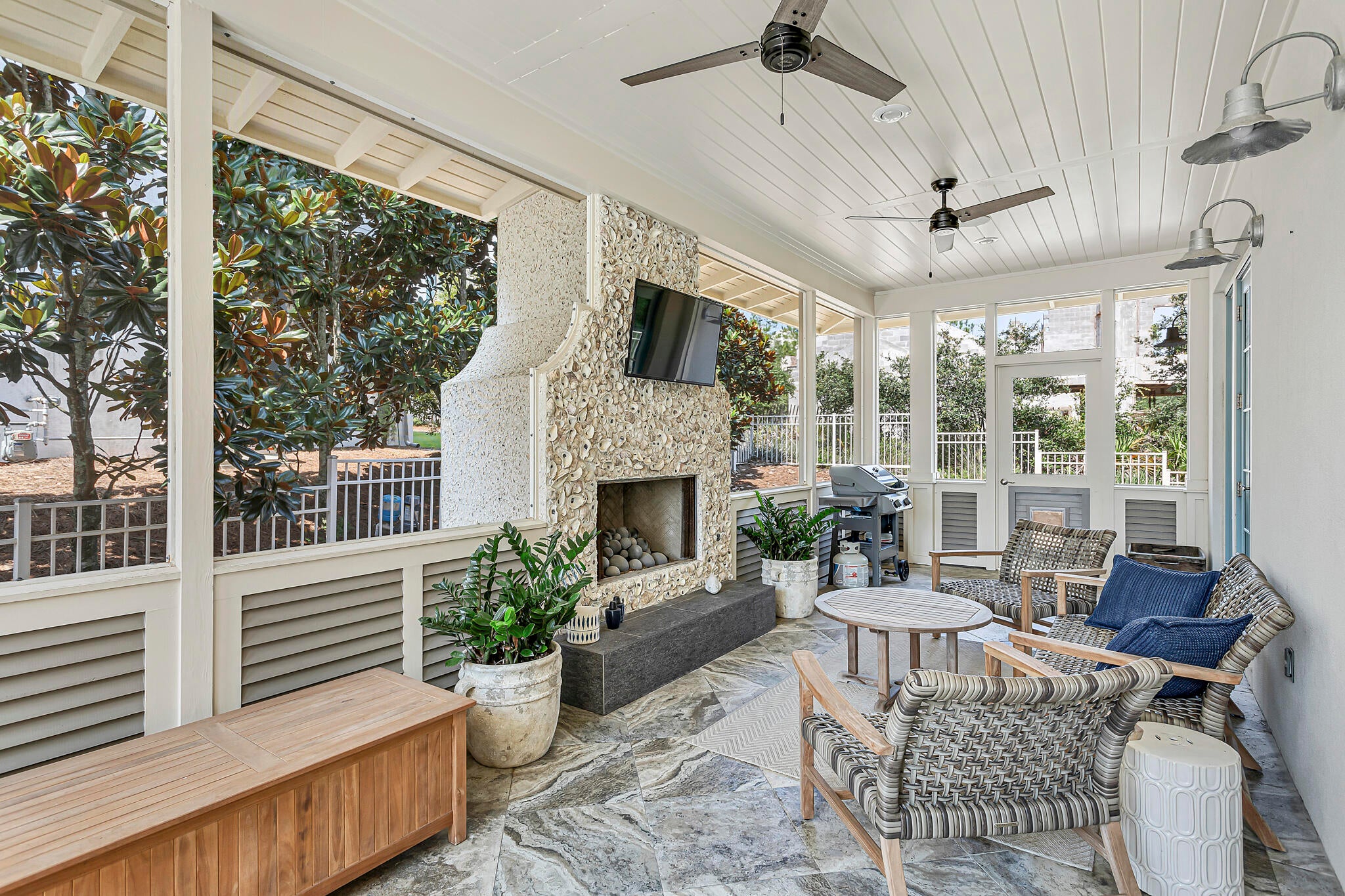 RETREAT THE - Residential