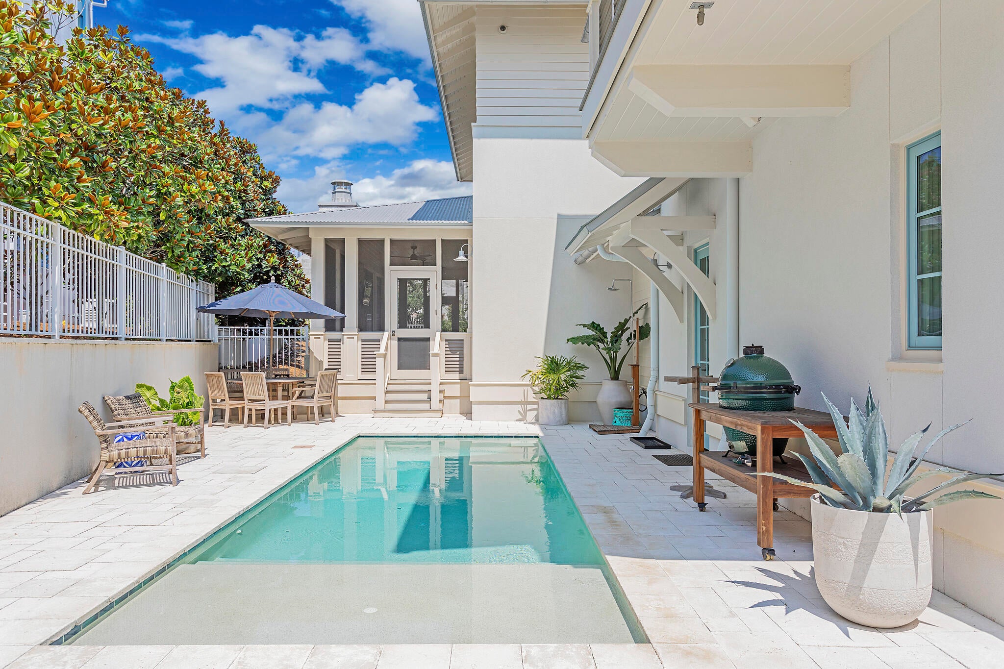 RETREAT THE - Residential