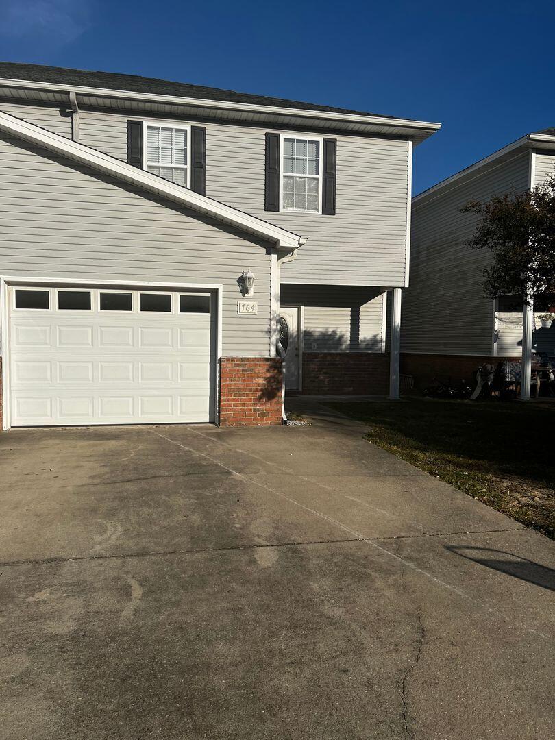 Well maintained townhome in the Kenwood area.  Open floor plan with ceramic tile in the foyer, kitchen, and baths.  Oversized one car garage.  Call office for a showing.