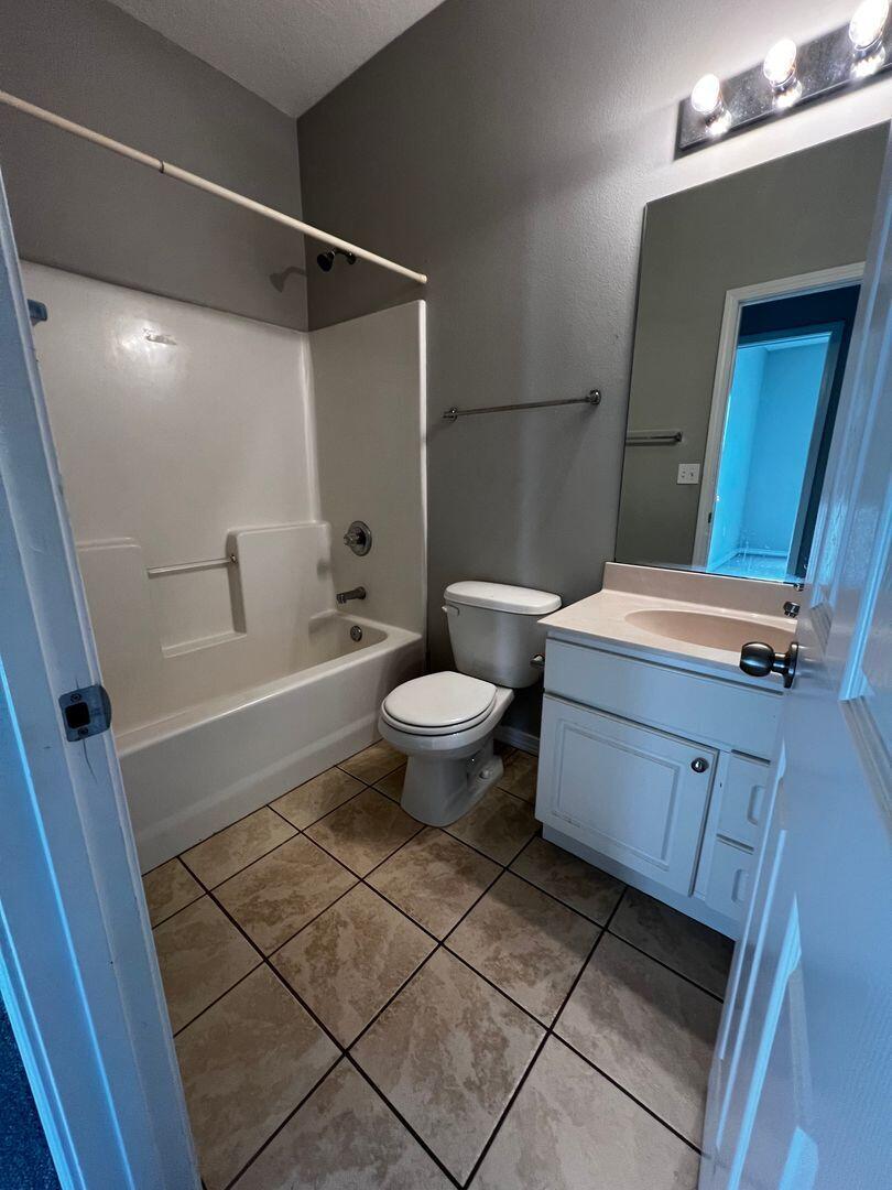 EAGLES NEST - Residential Lease