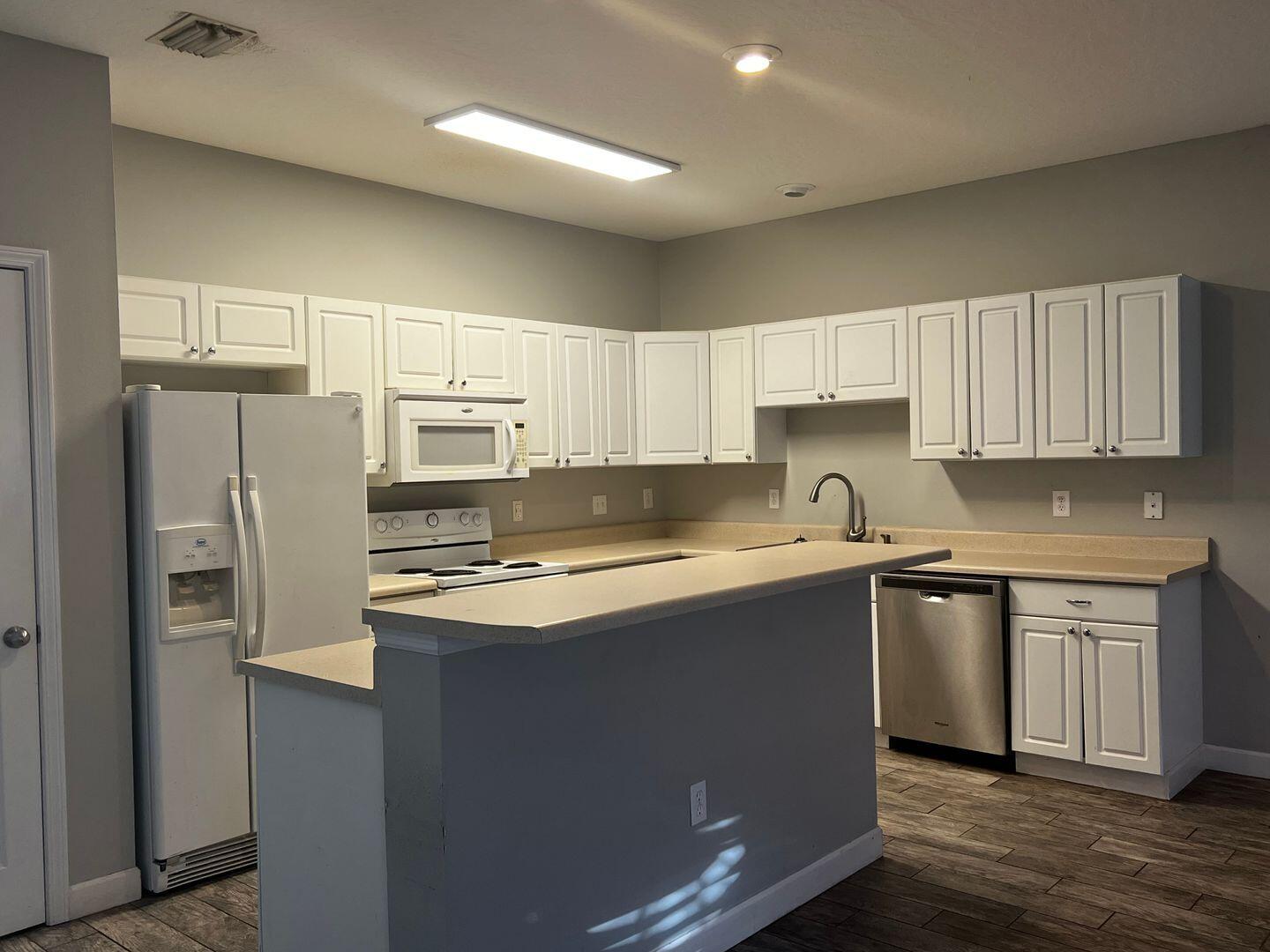 EAGLES NEST - Residential Lease