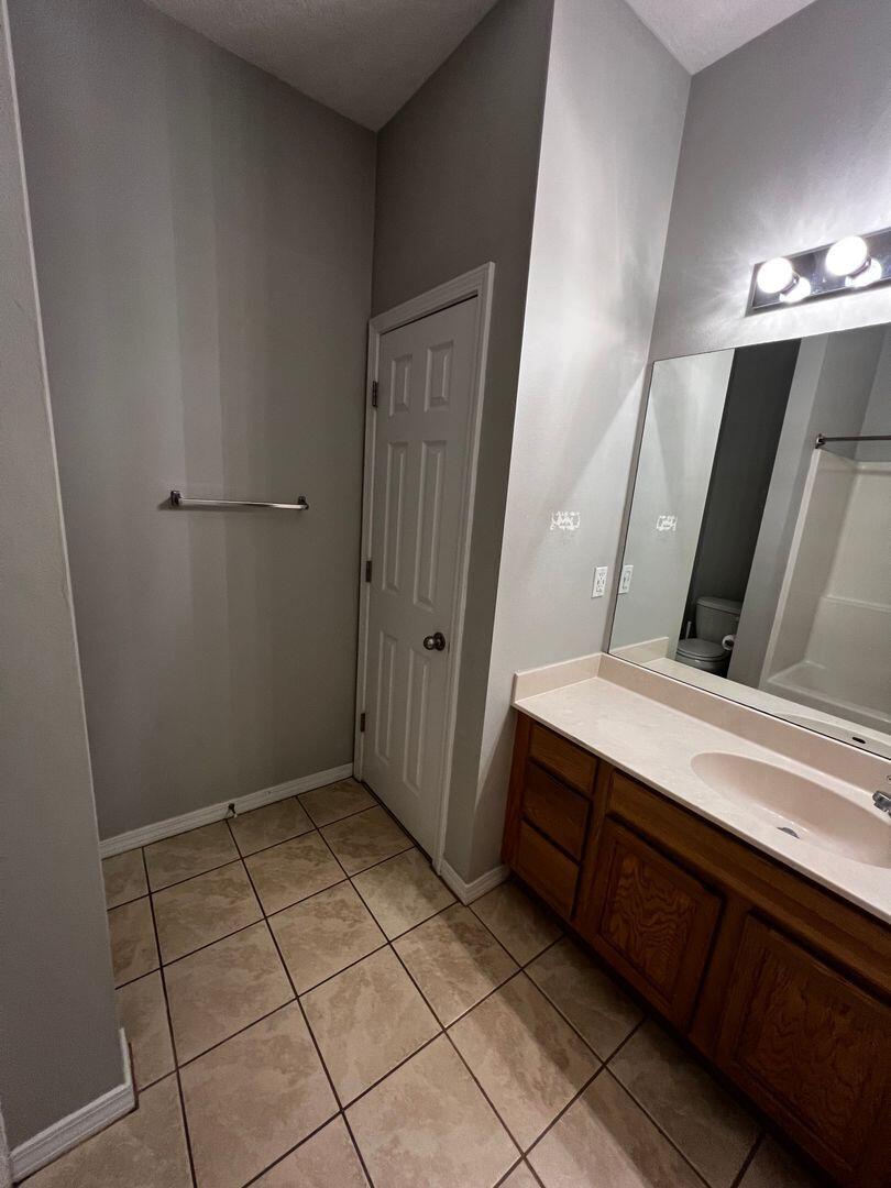 EAGLES NEST - Residential Lease