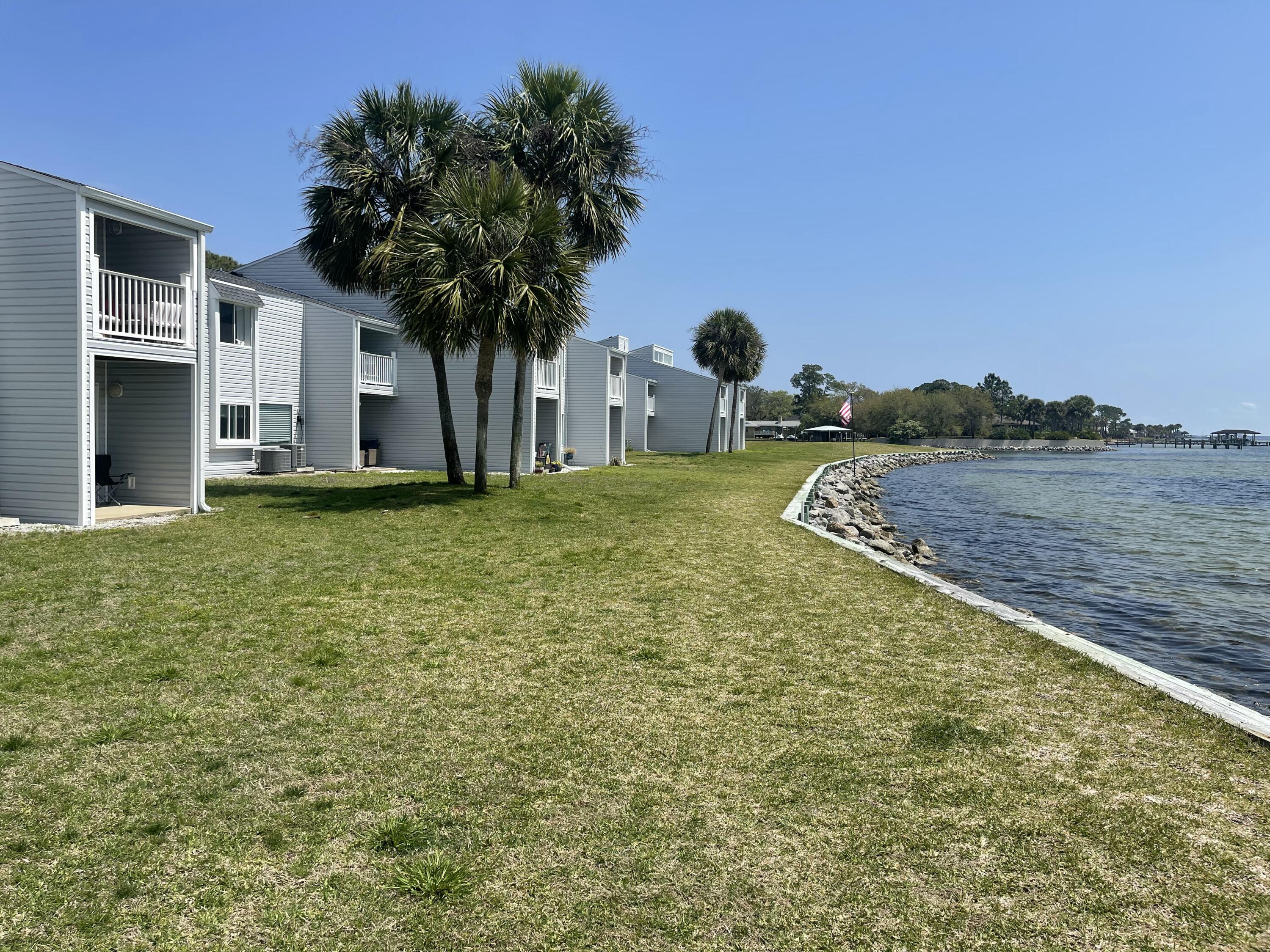 FINISTERRA CONDO - Residential