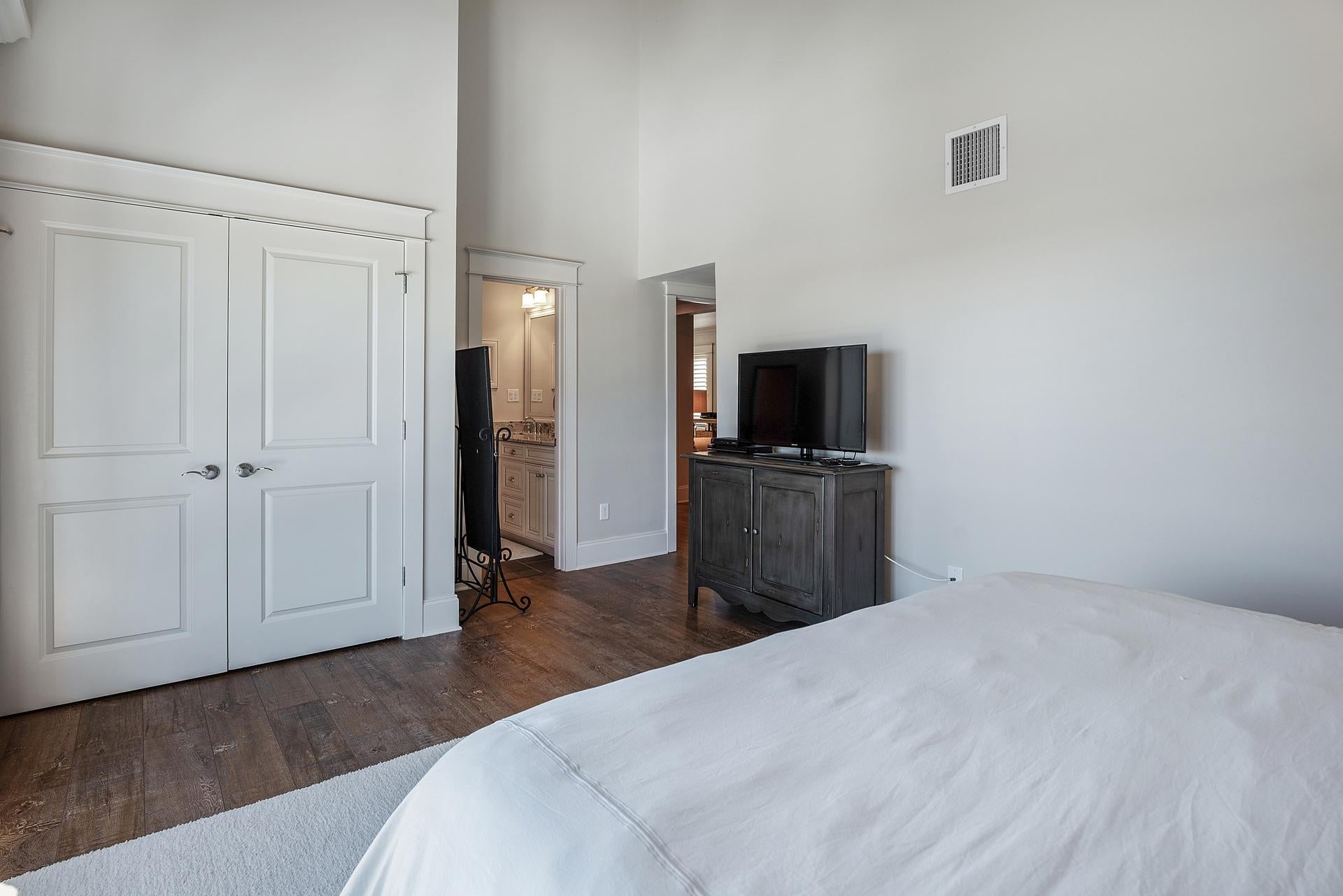 WHITE CLIFFS CONDO - Residential