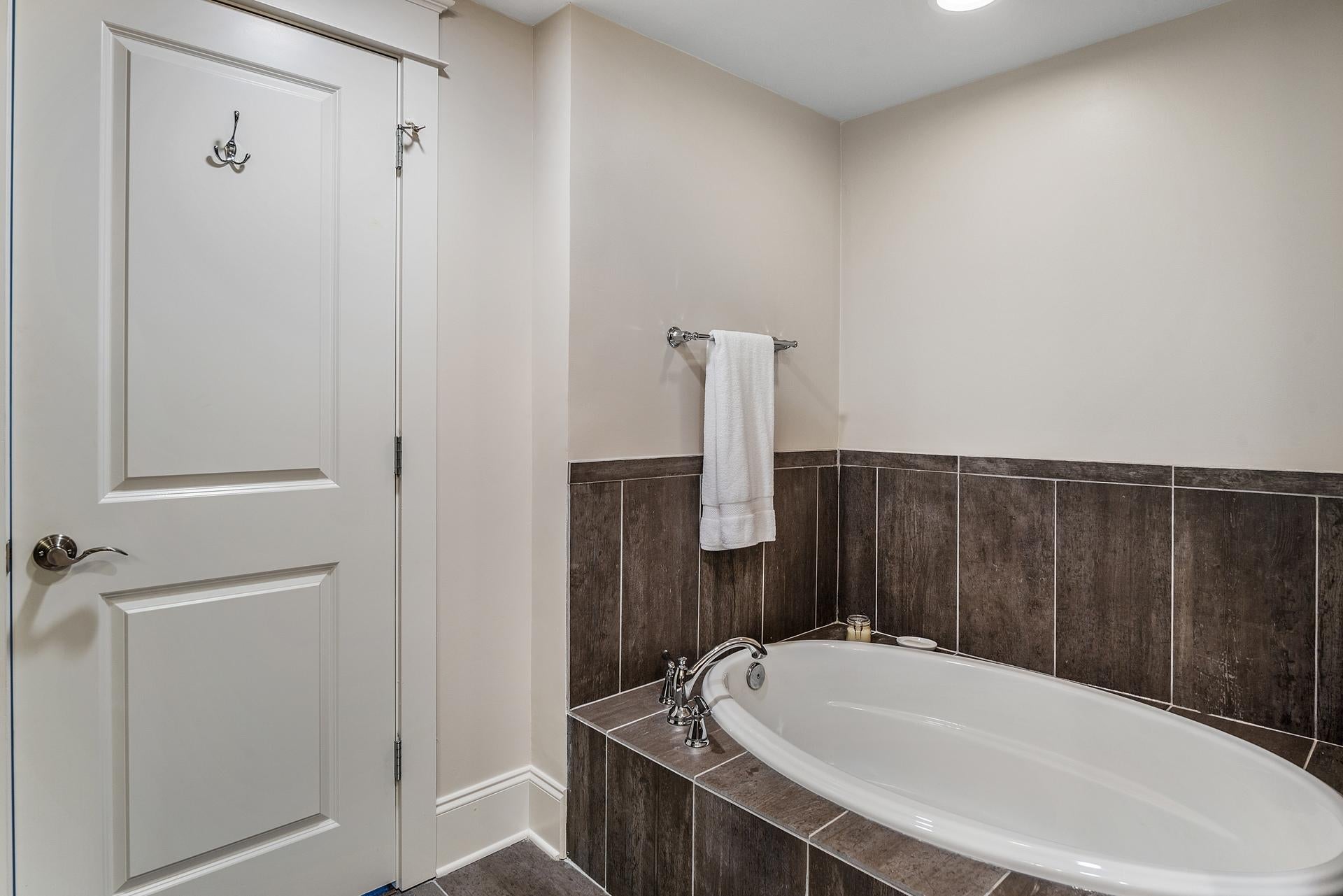 WHITE CLIFFS CONDO - Residential
