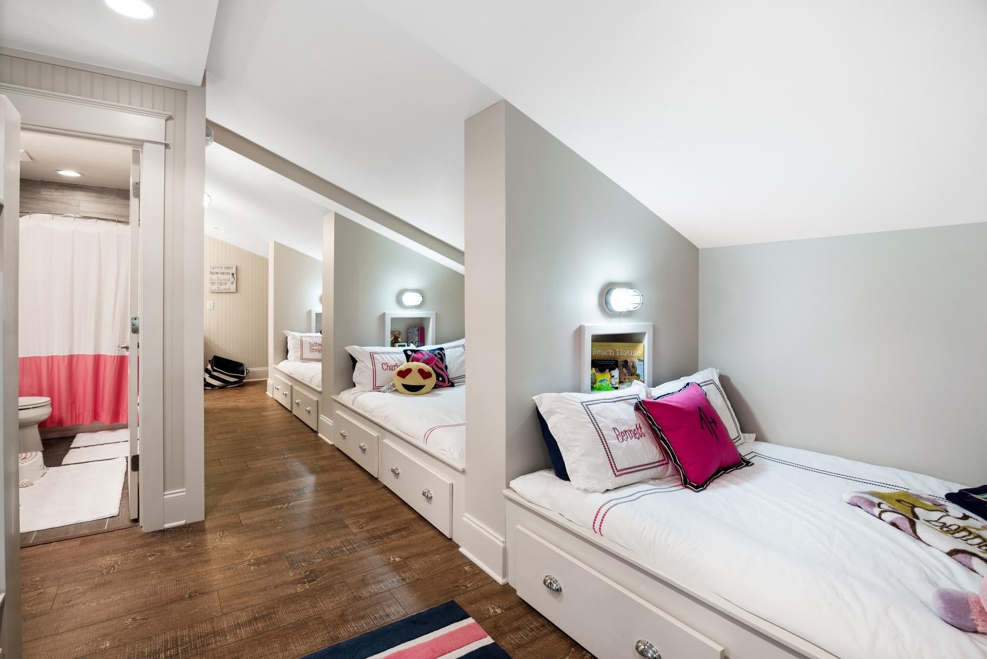 WHITE CLIFFS CONDO - Residential