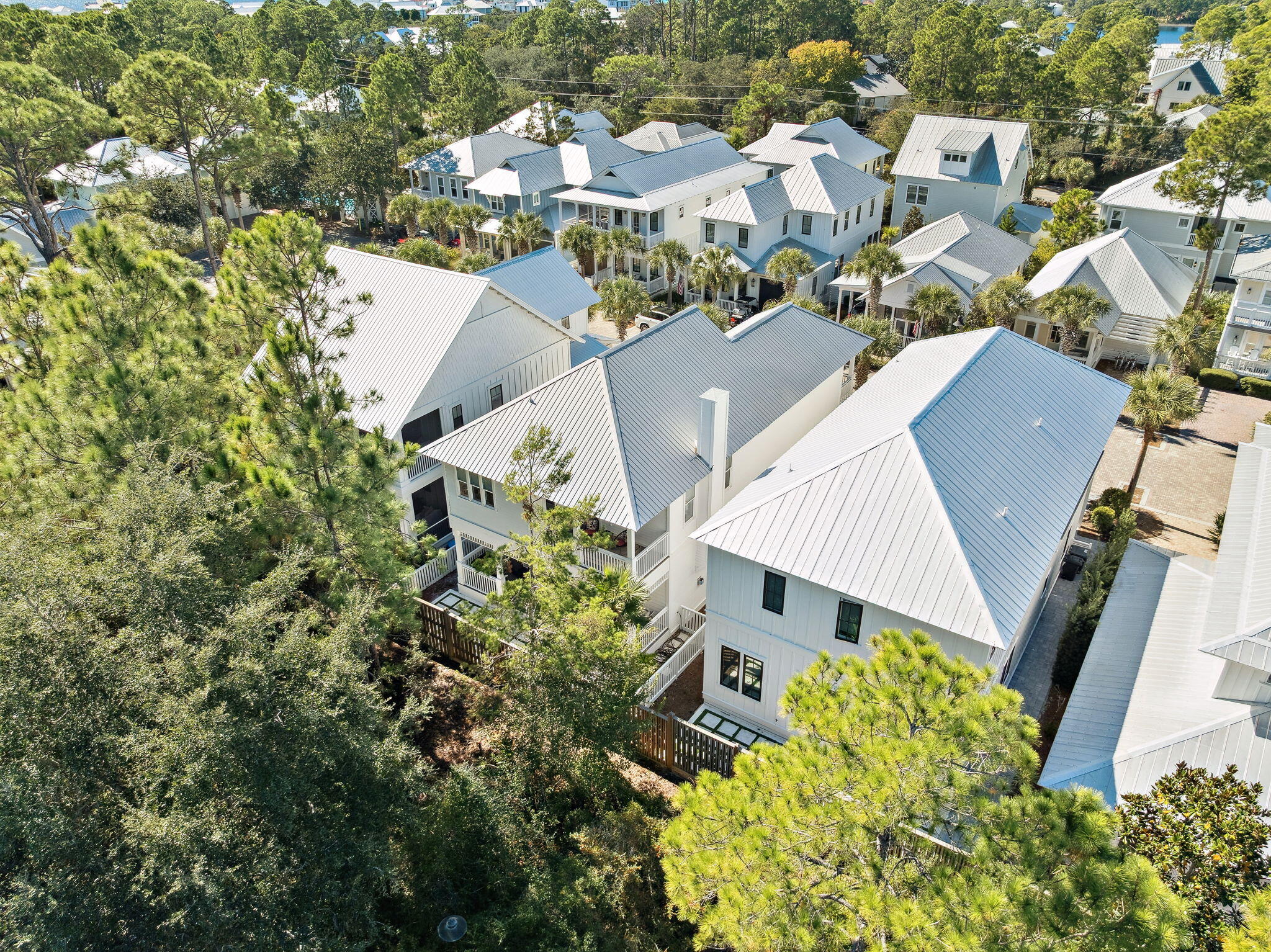 COTTAGES AT EASTERN LAKE - Residential