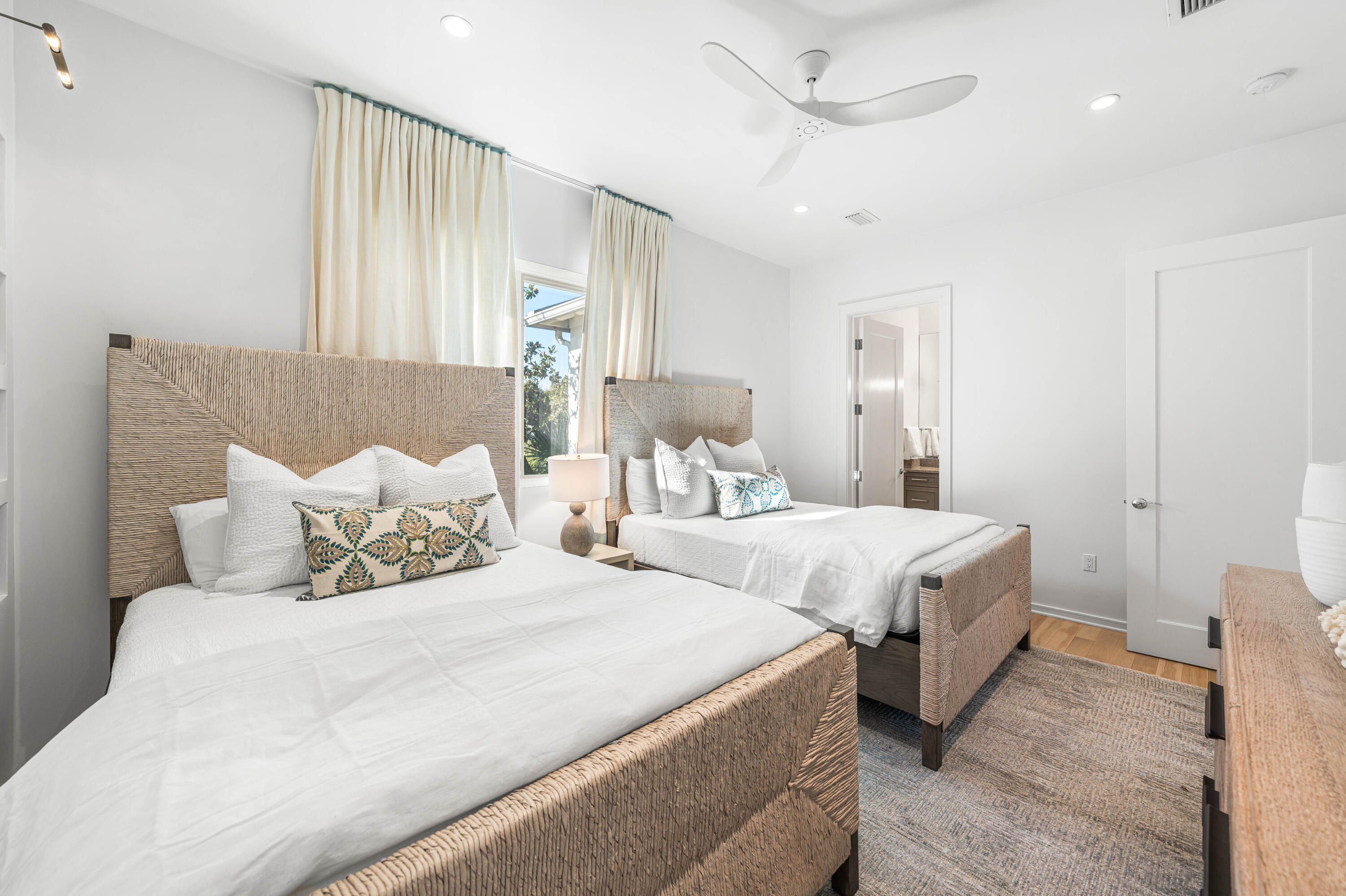 SEAGROVE 3RD ADDN - Residential