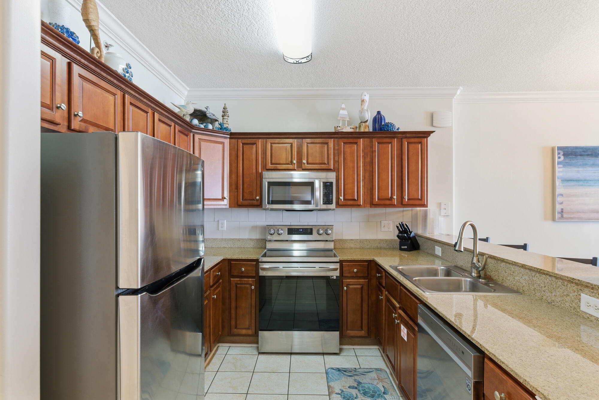TROPIC WINDS - Residential