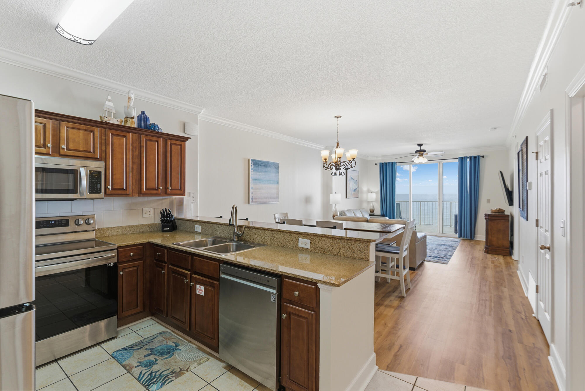TROPIC WINDS - Residential