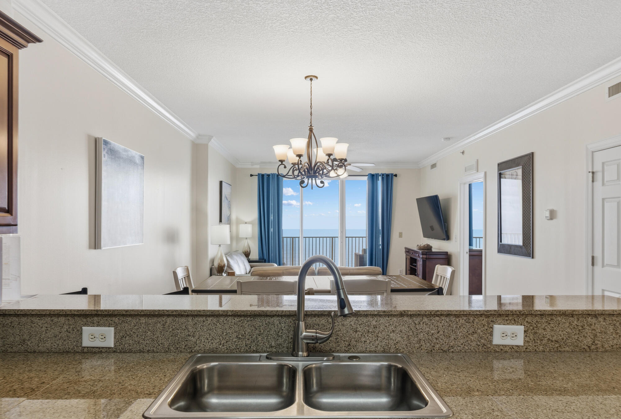 TROPIC WINDS - Residential