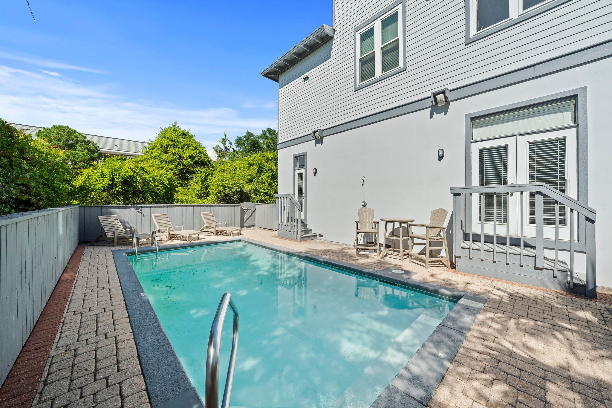 WATER'S EDGE - Residential