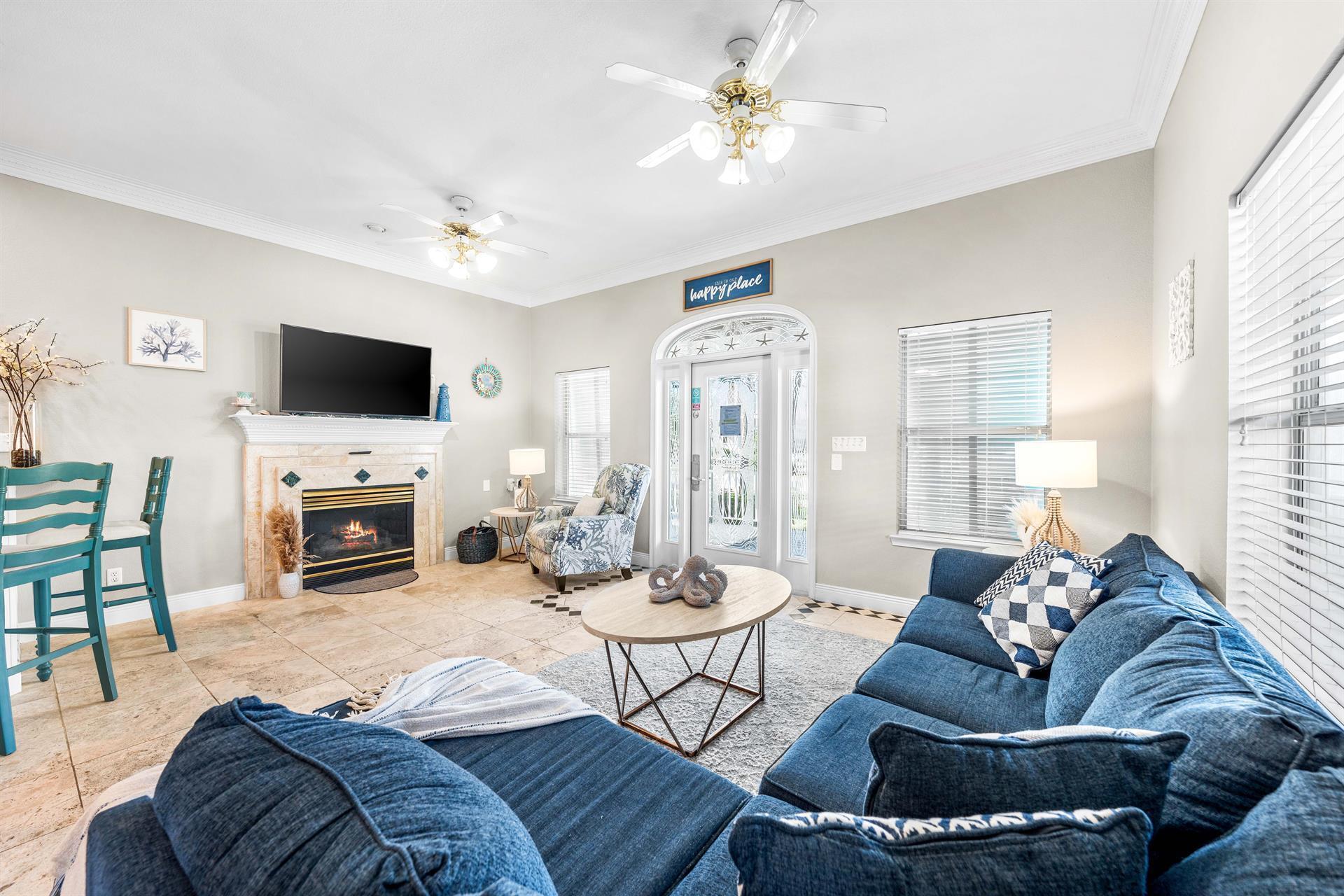 CRYSTAL SHORES - Residential