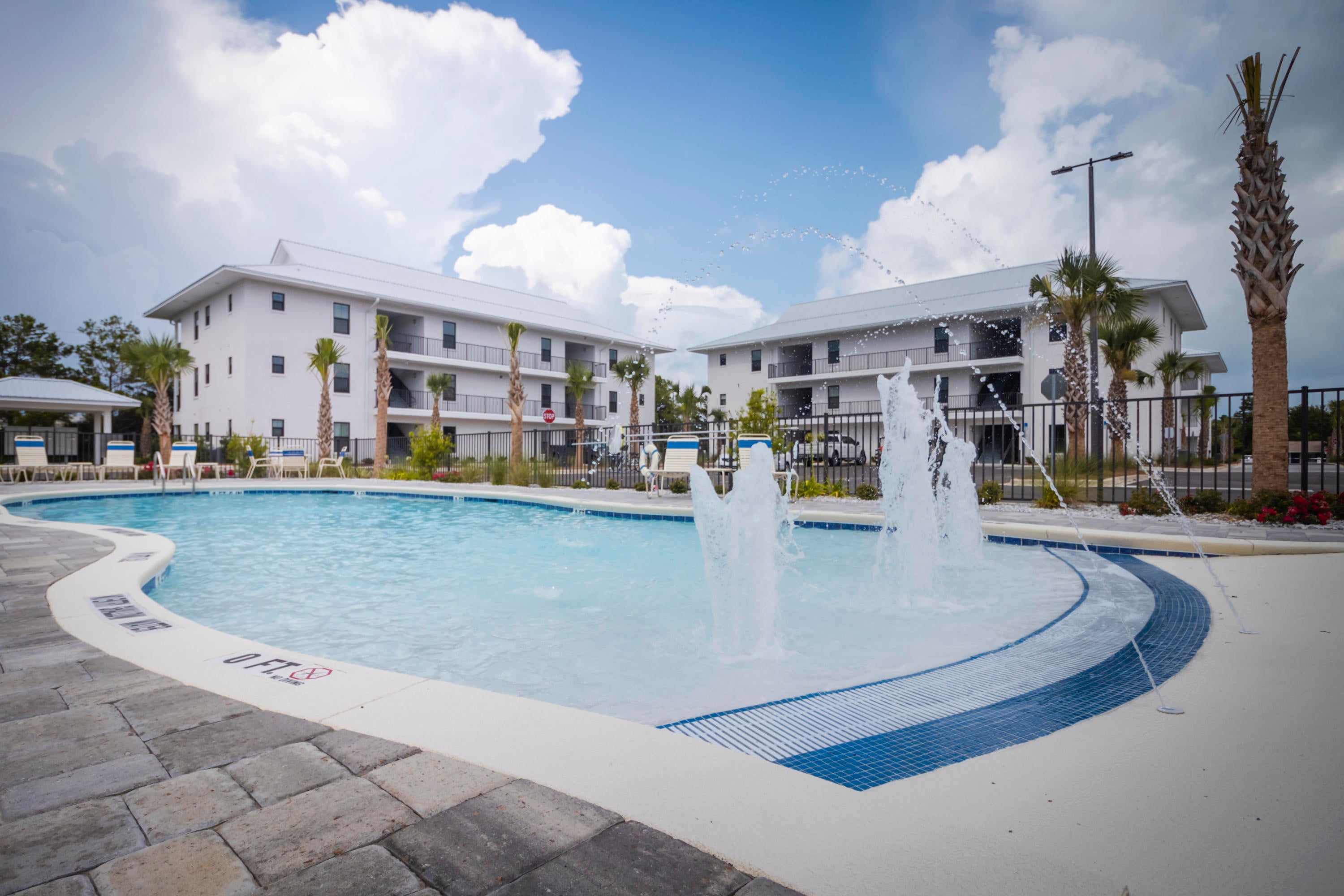Hidden Lake condominiums - Residential