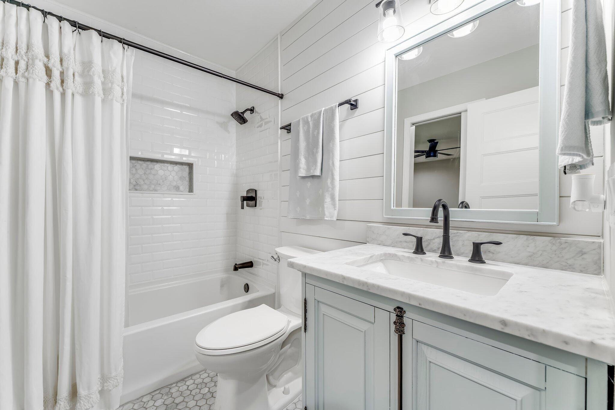 KINGS POINT HARBOUR UNIT 1 REPLAT - Residential
