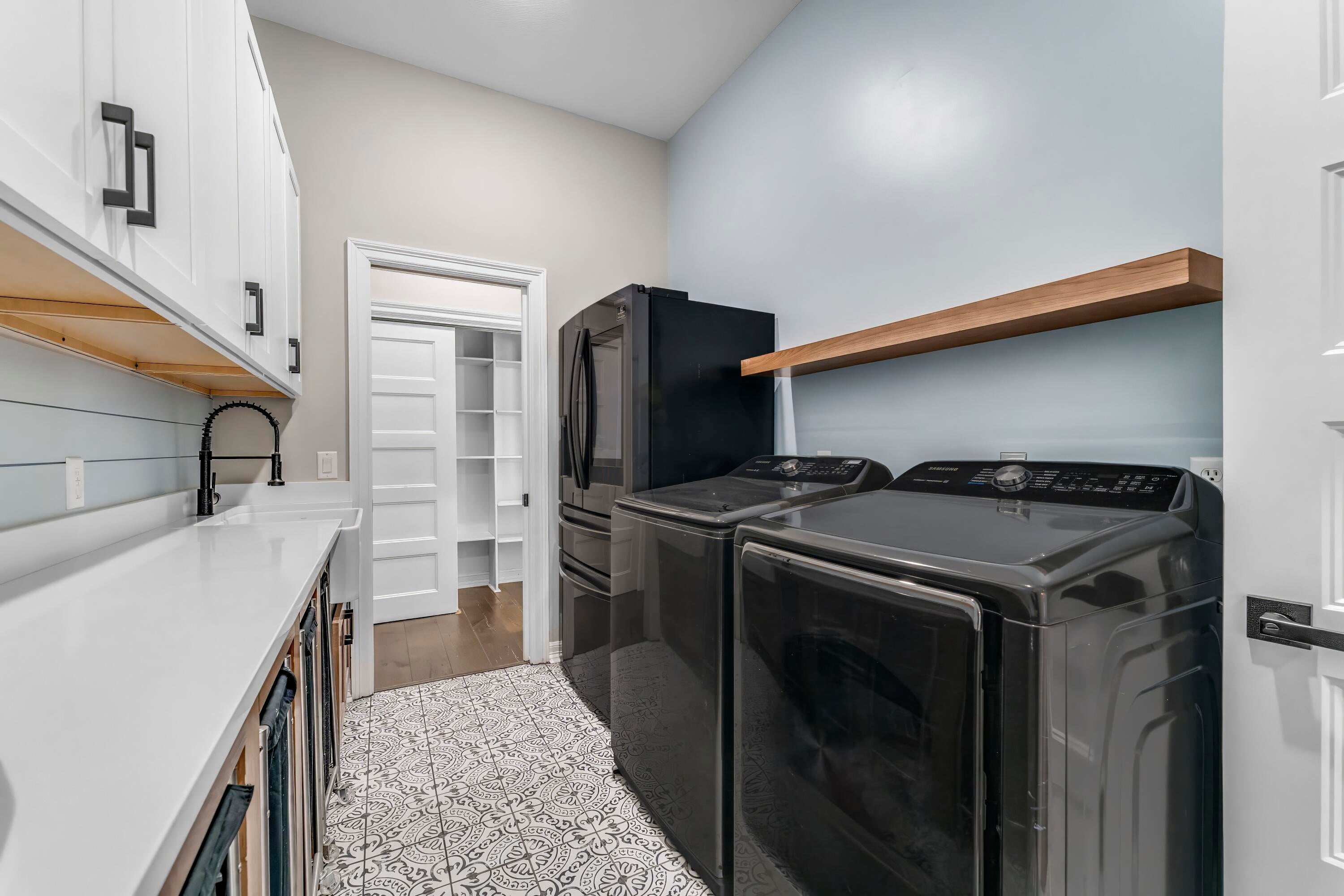 KINGS POINT HARBOUR UNIT 1 REPLAT - Residential