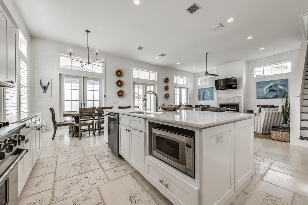 GULF SHORE MANOR - Residential