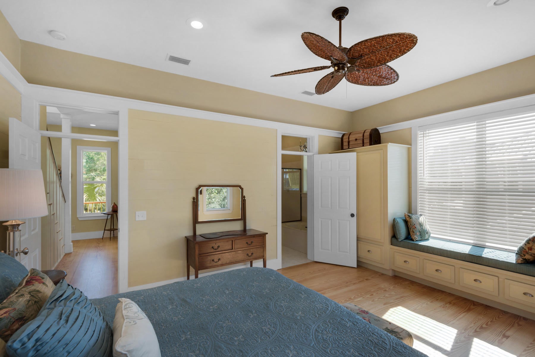 LAKEWOOD ESTATES - Residential
