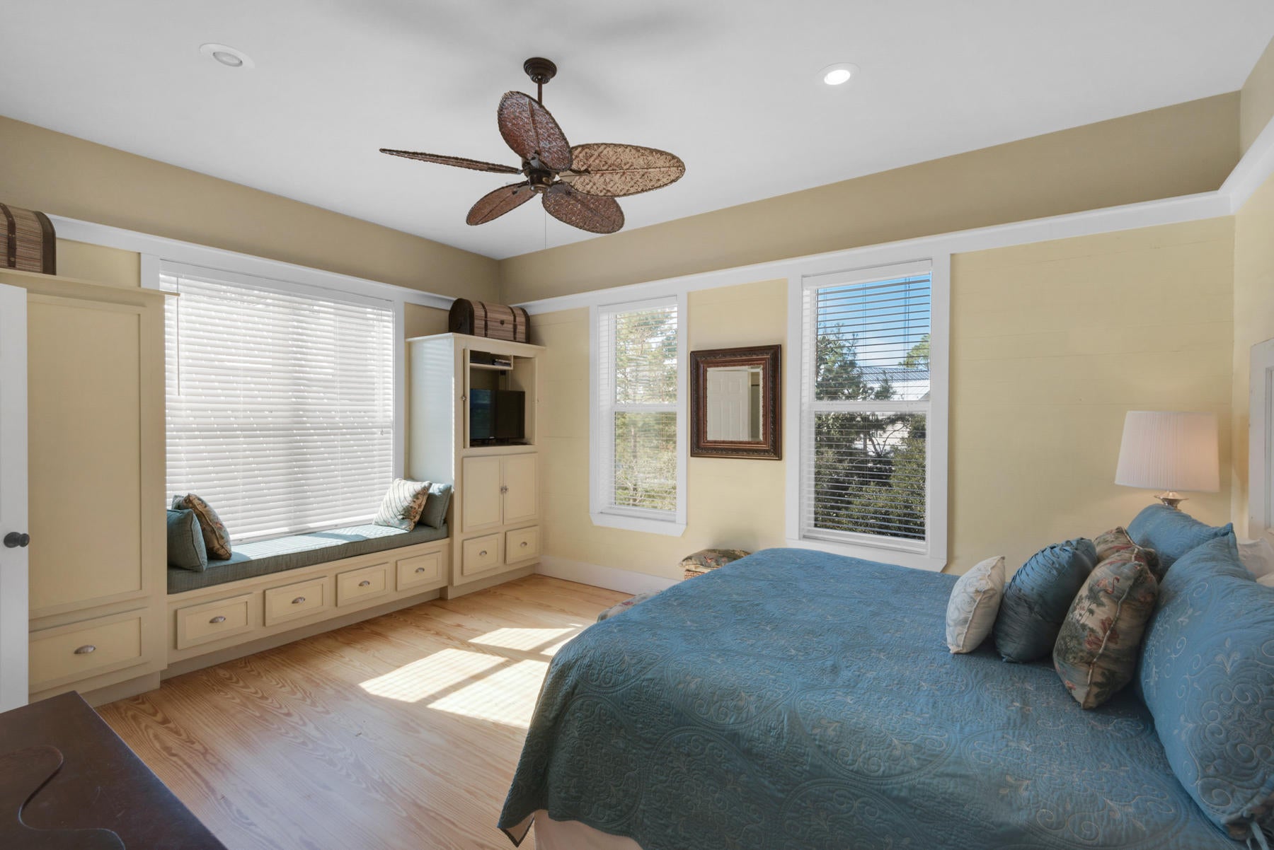 LAKEWOOD ESTATES - Residential