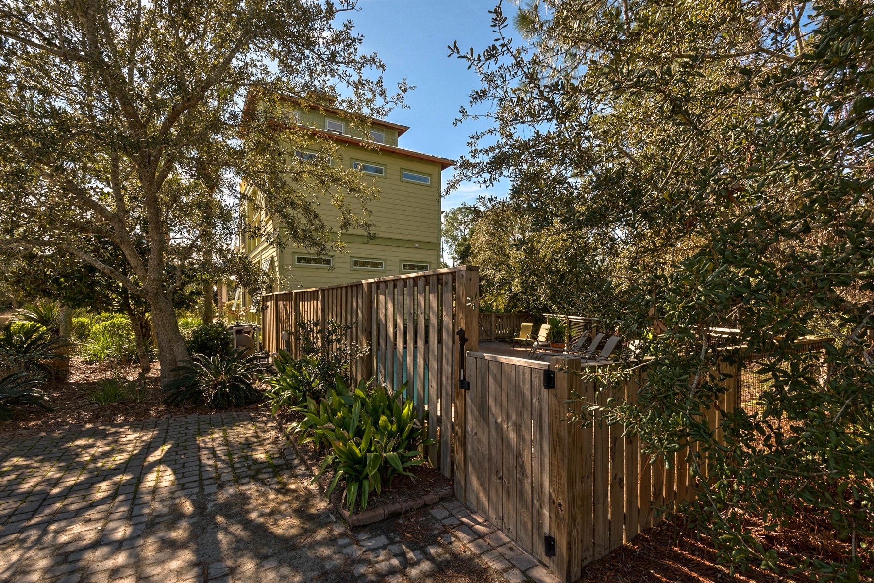 LAKEWOOD ESTATES - Residential