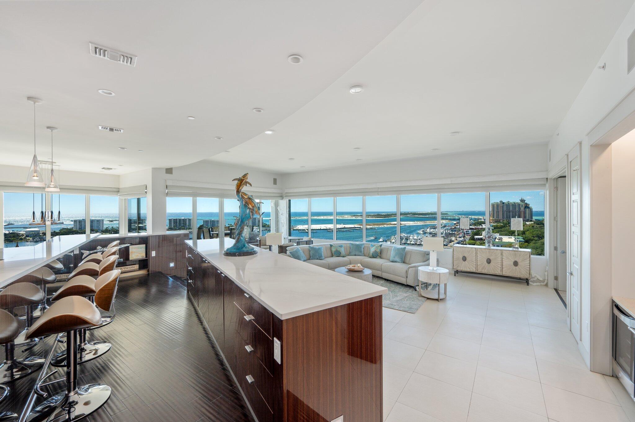 DESTIN YACHT CLUB - Residential