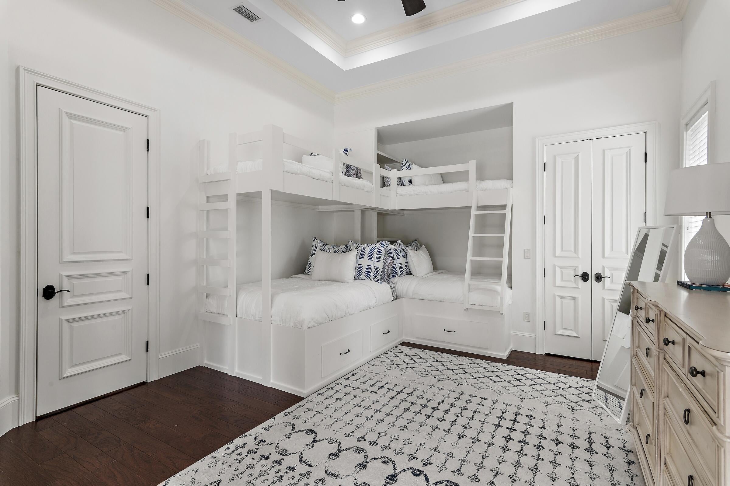 BURNT PINE - Residential