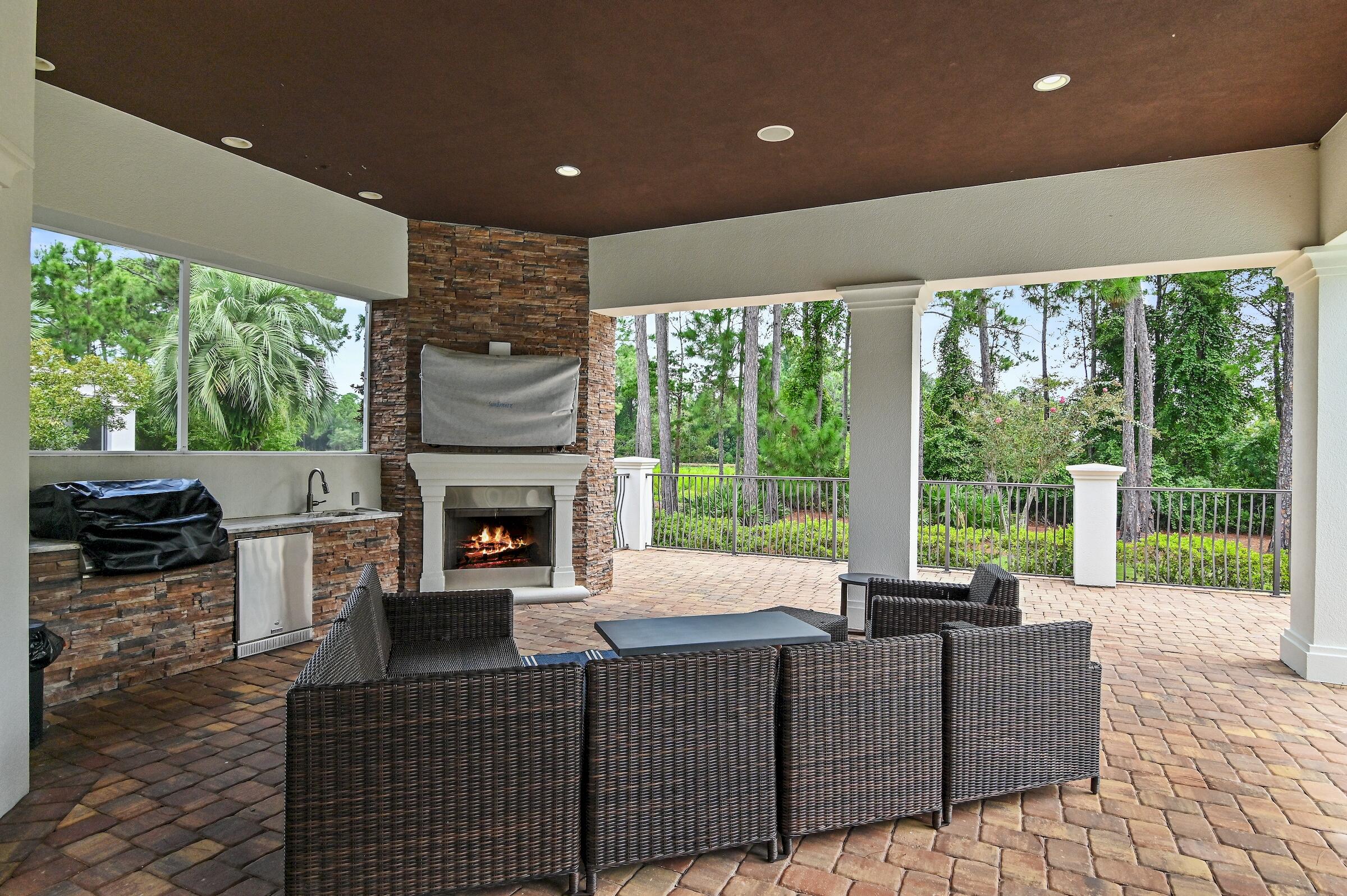 BURNT PINE - Residential