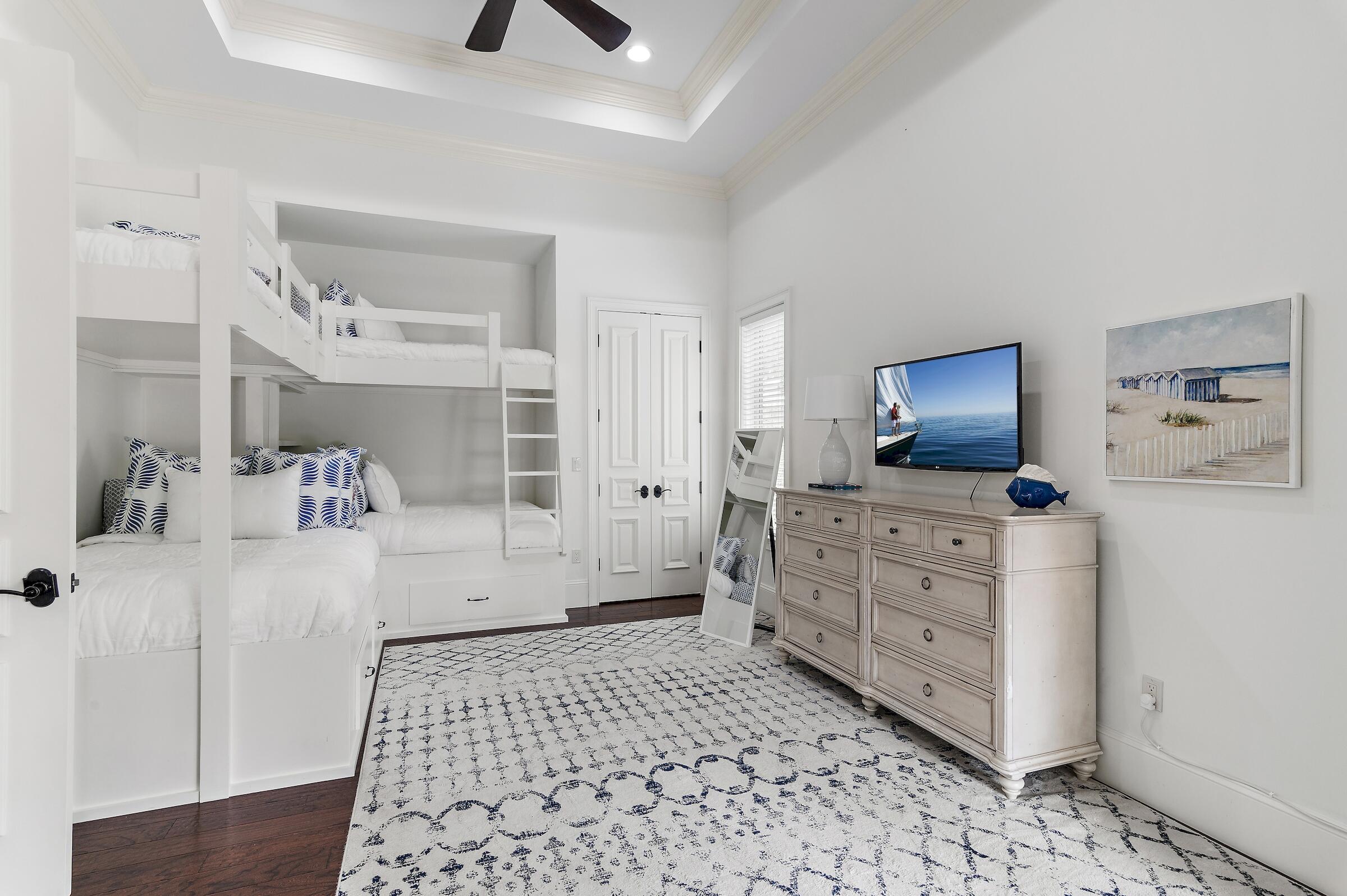 BURNT PINE - Residential