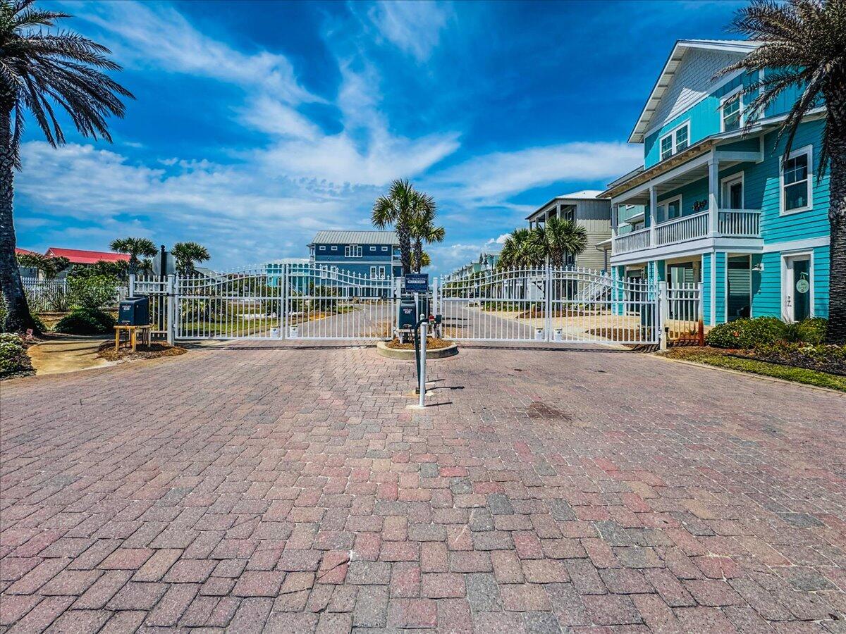 BY THE SEA - Residential