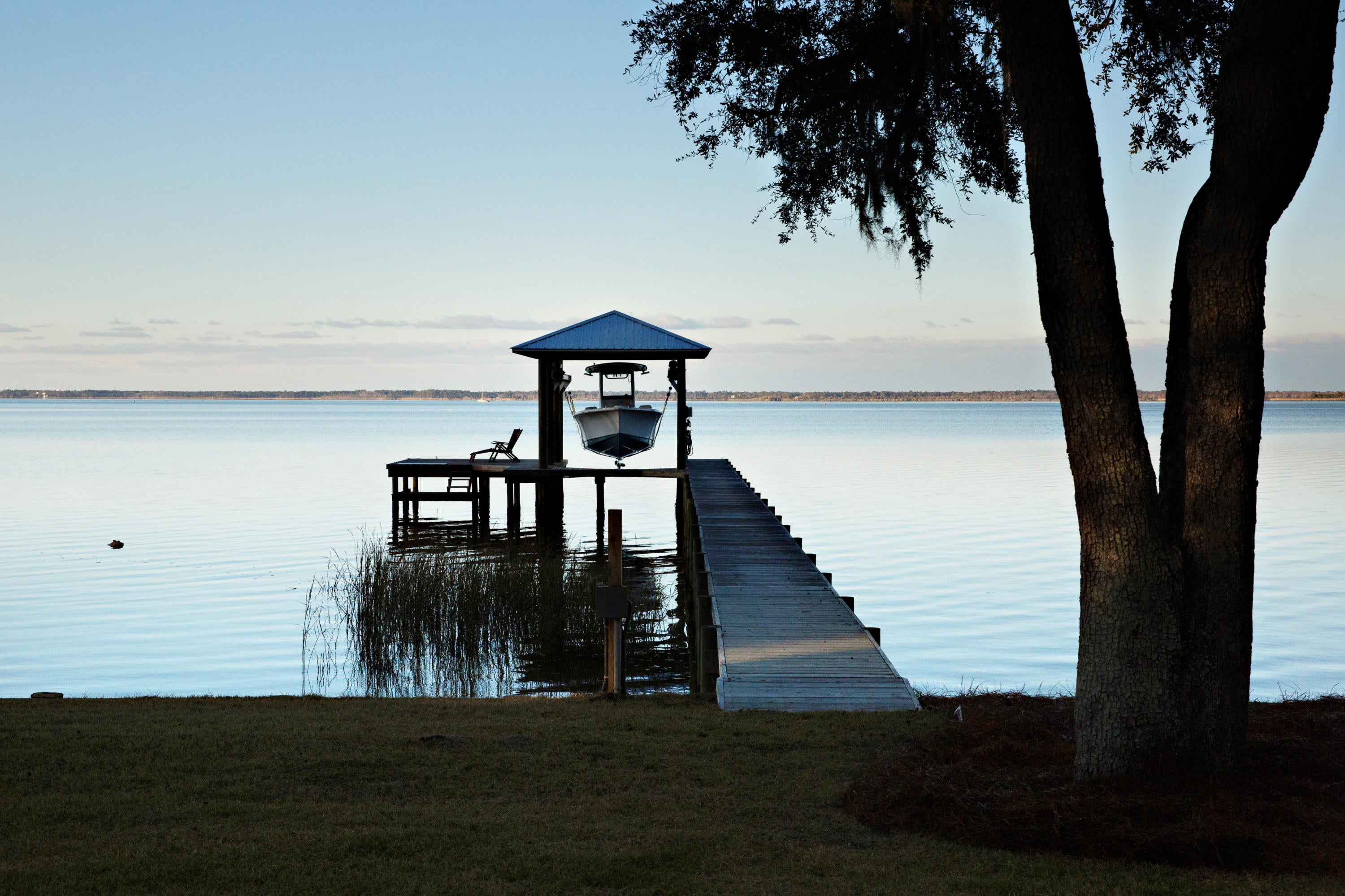 MAGNOLIA BEACH - Residential
