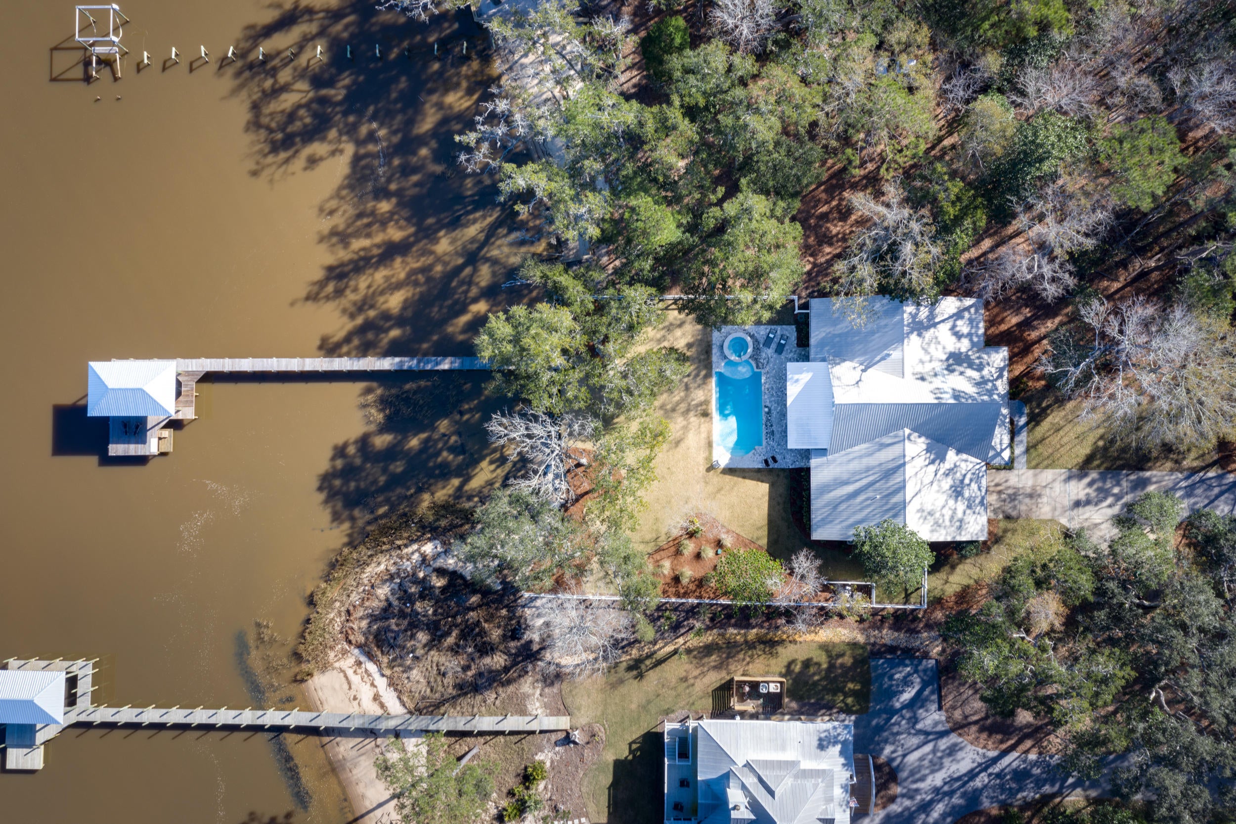 MAGNOLIA BEACH - Residential