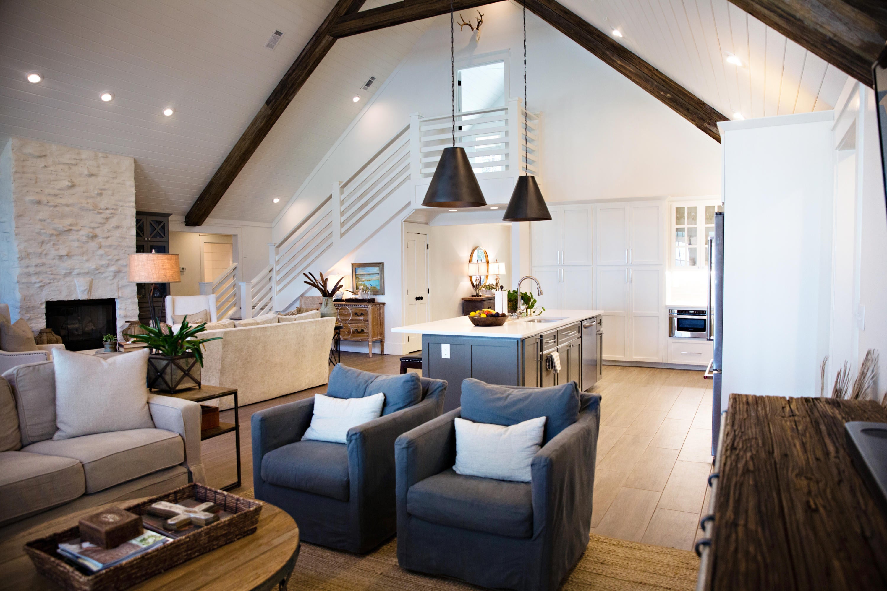 MAGNOLIA BEACH - Residential