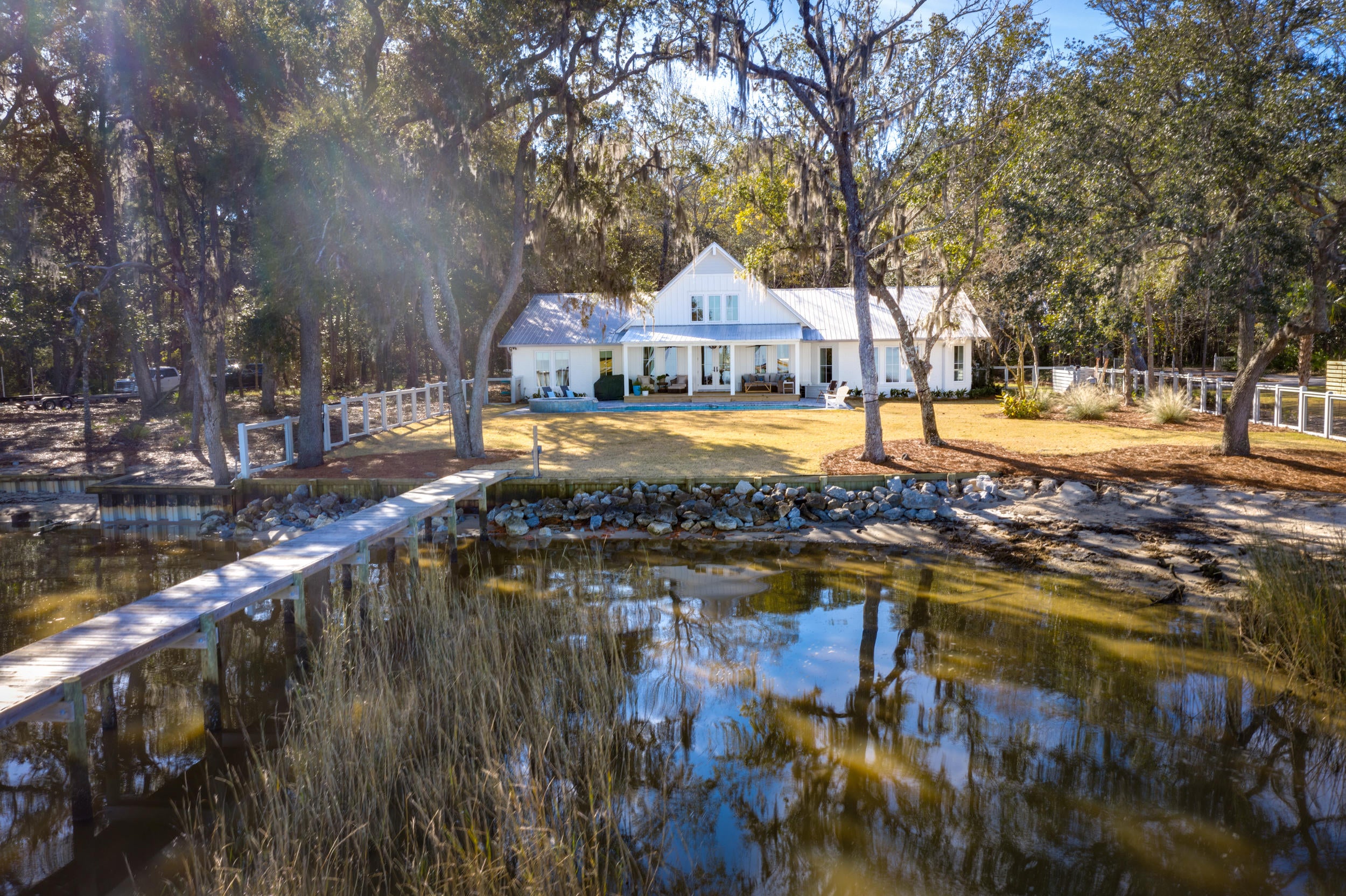 MAGNOLIA BEACH - Residential