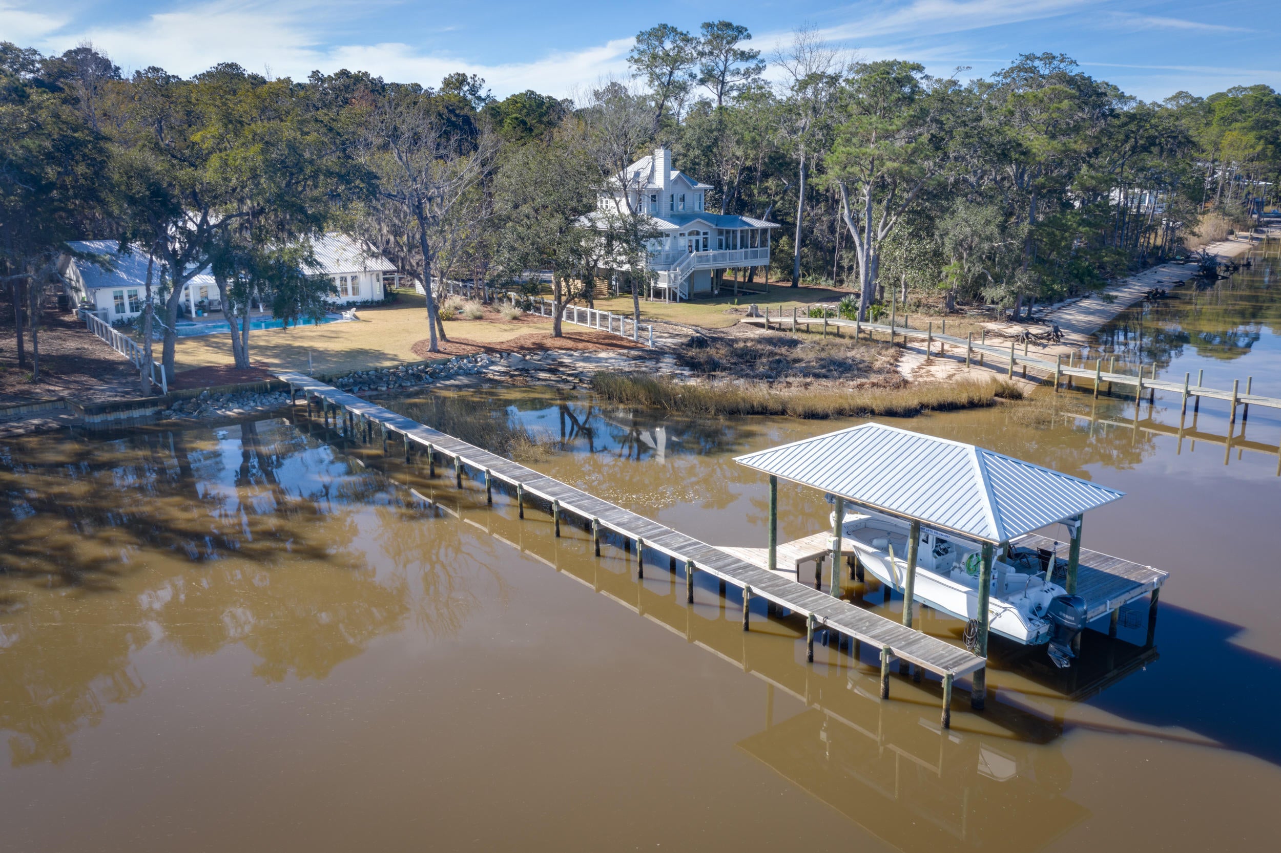 MAGNOLIA BEACH - Residential