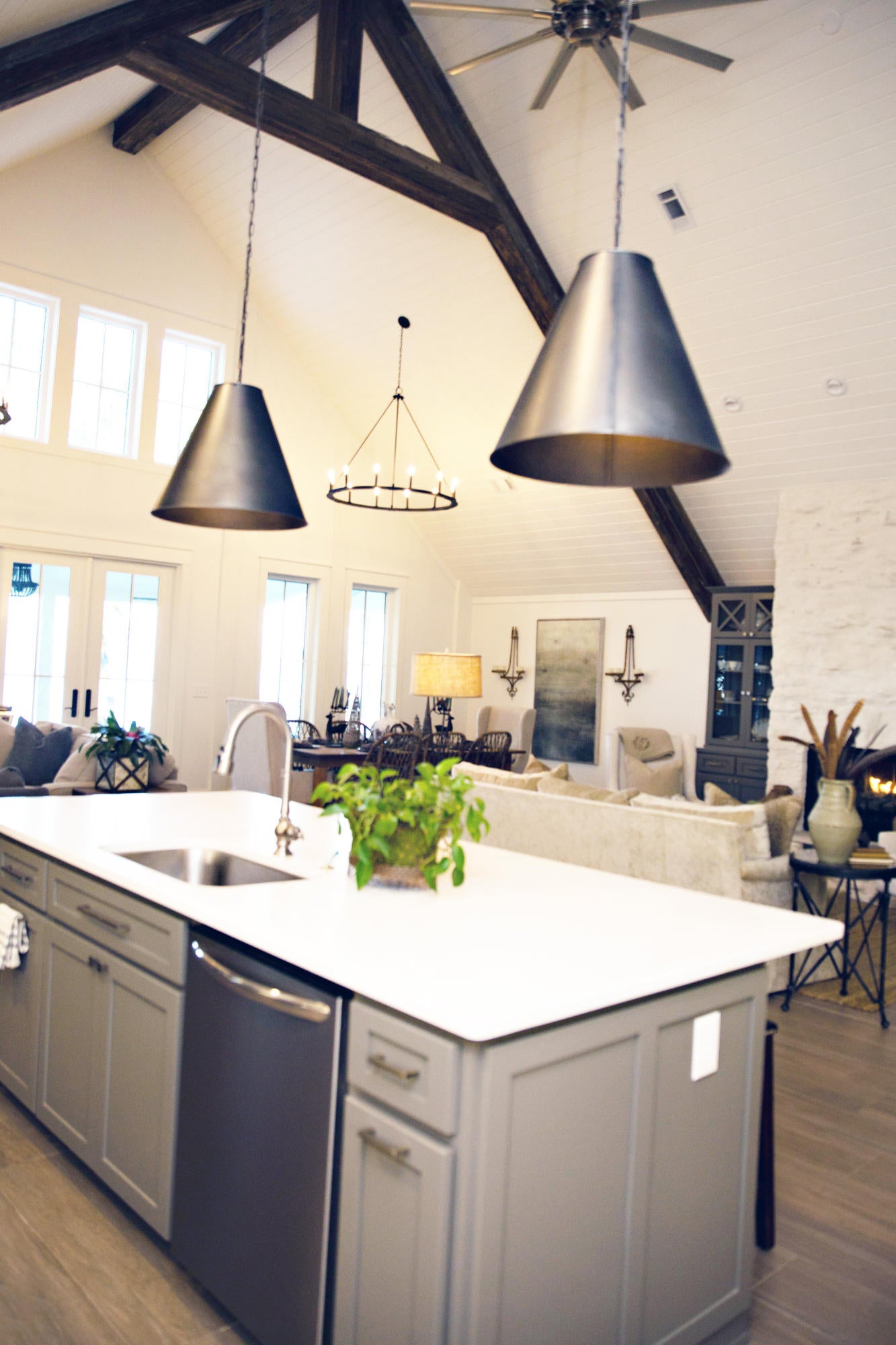 MAGNOLIA BEACH - Residential