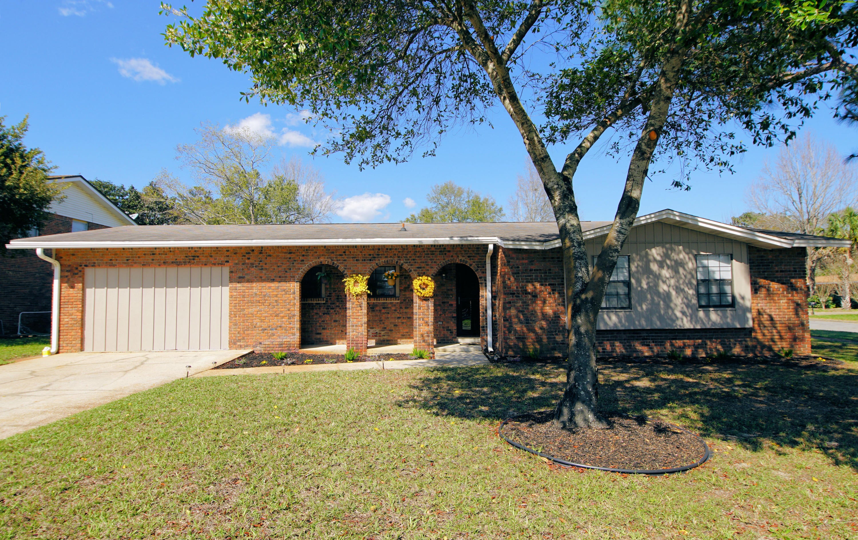 FOREST MANOR - Residential