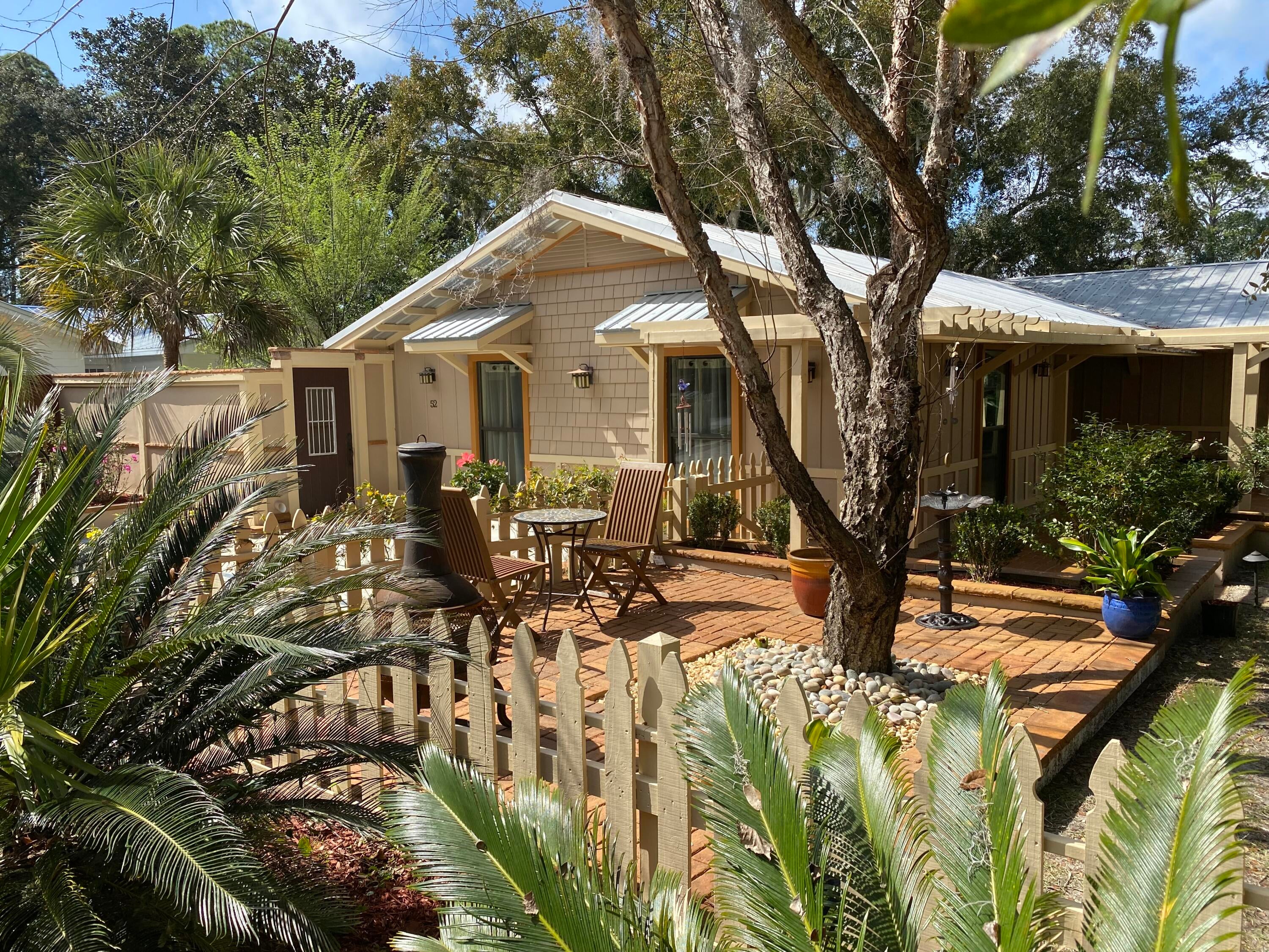 BAY MAGNOLIA - Residential