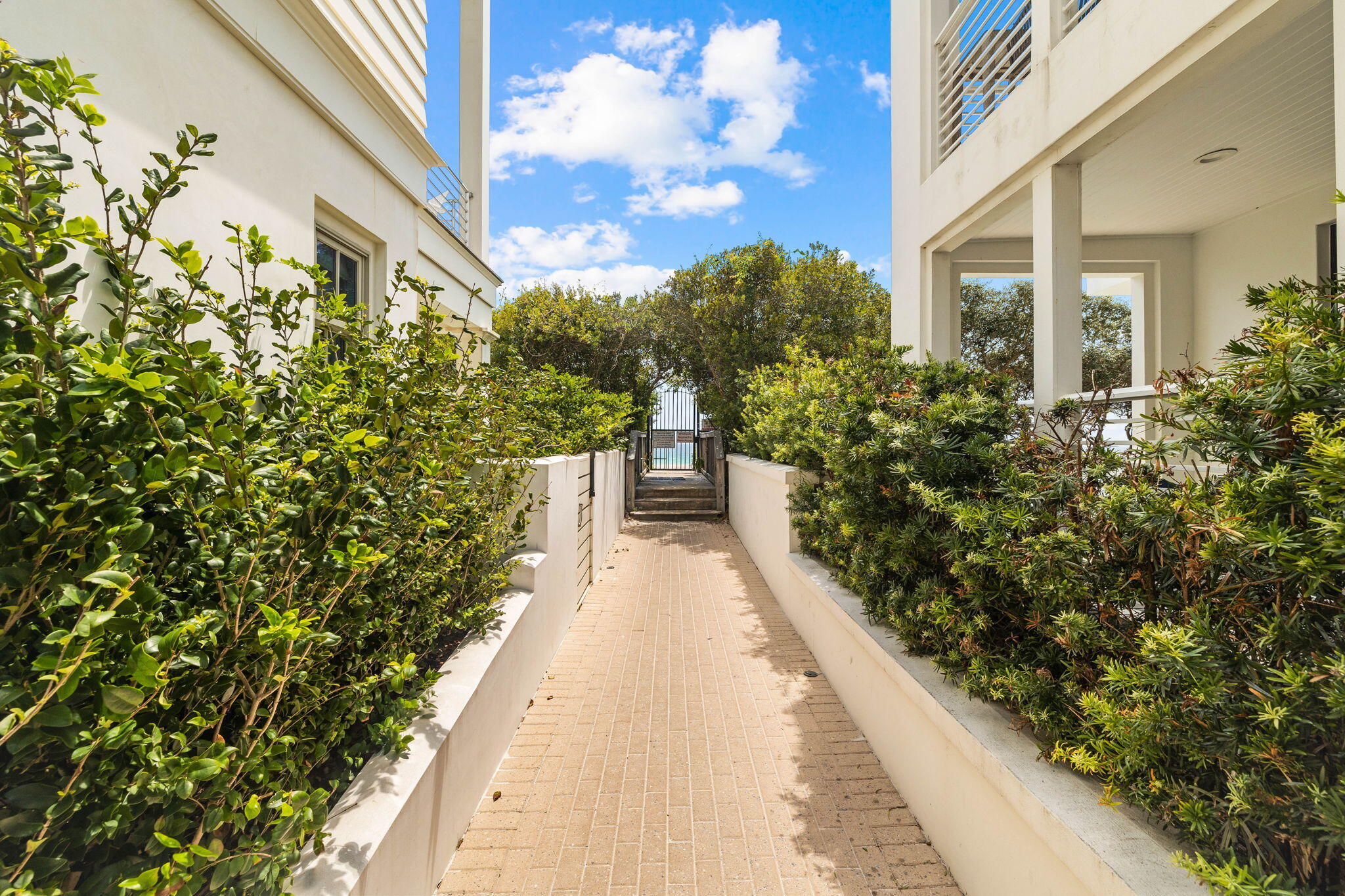 WATER'S EDGE - Residential