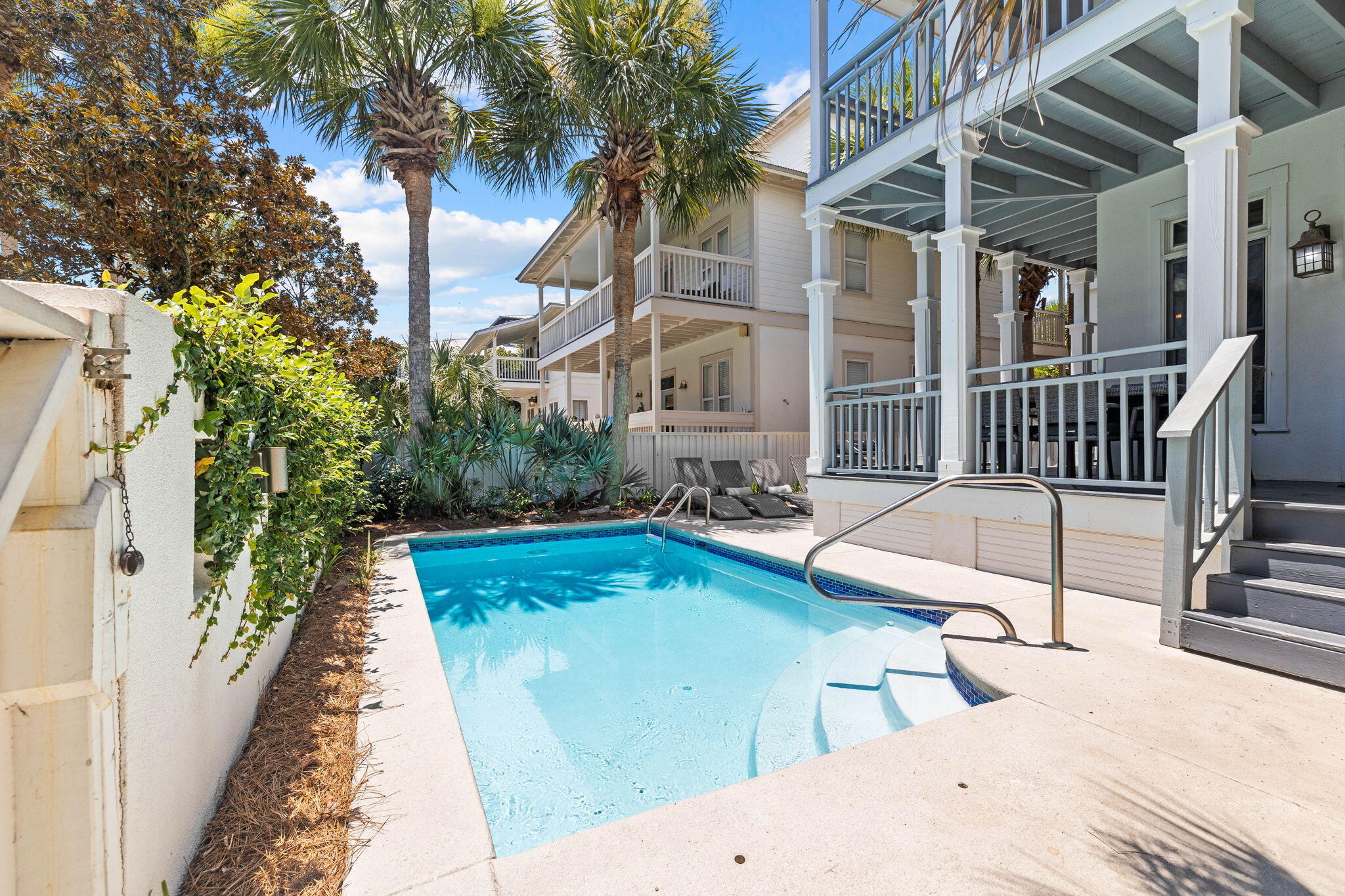 WATER'S EDGE - Residential