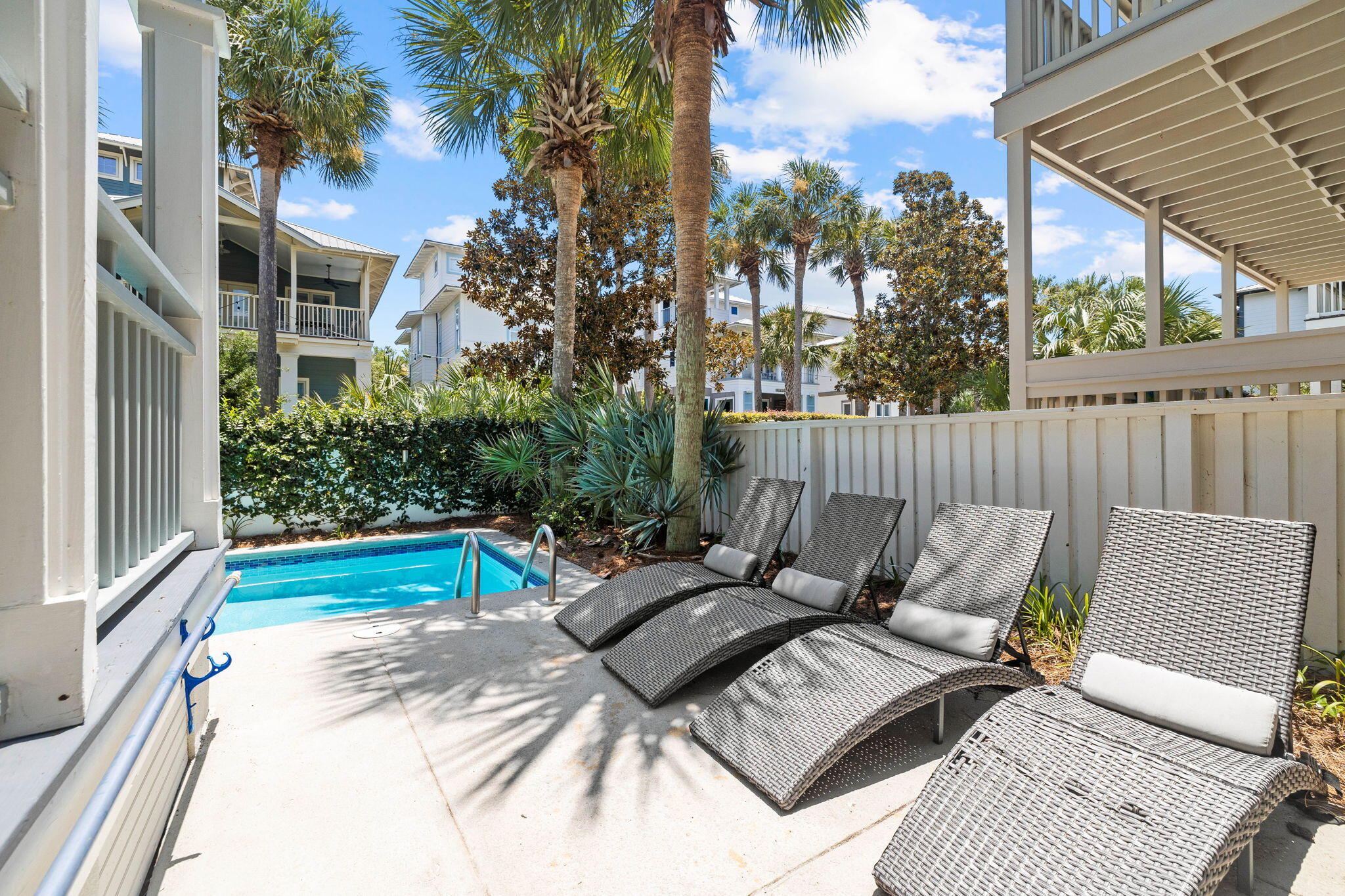 WATER'S EDGE - Residential