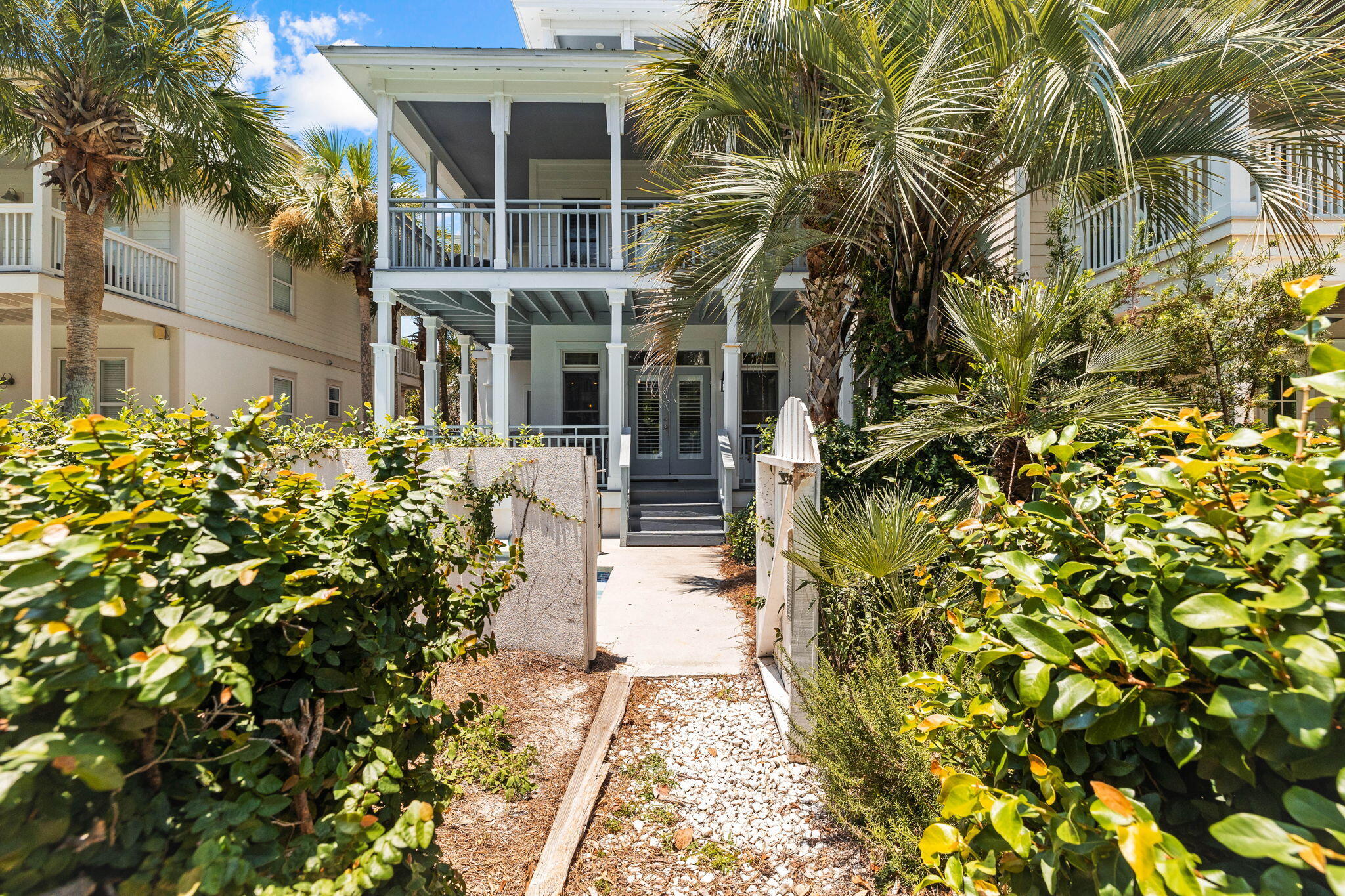 WATER'S EDGE - Residential
