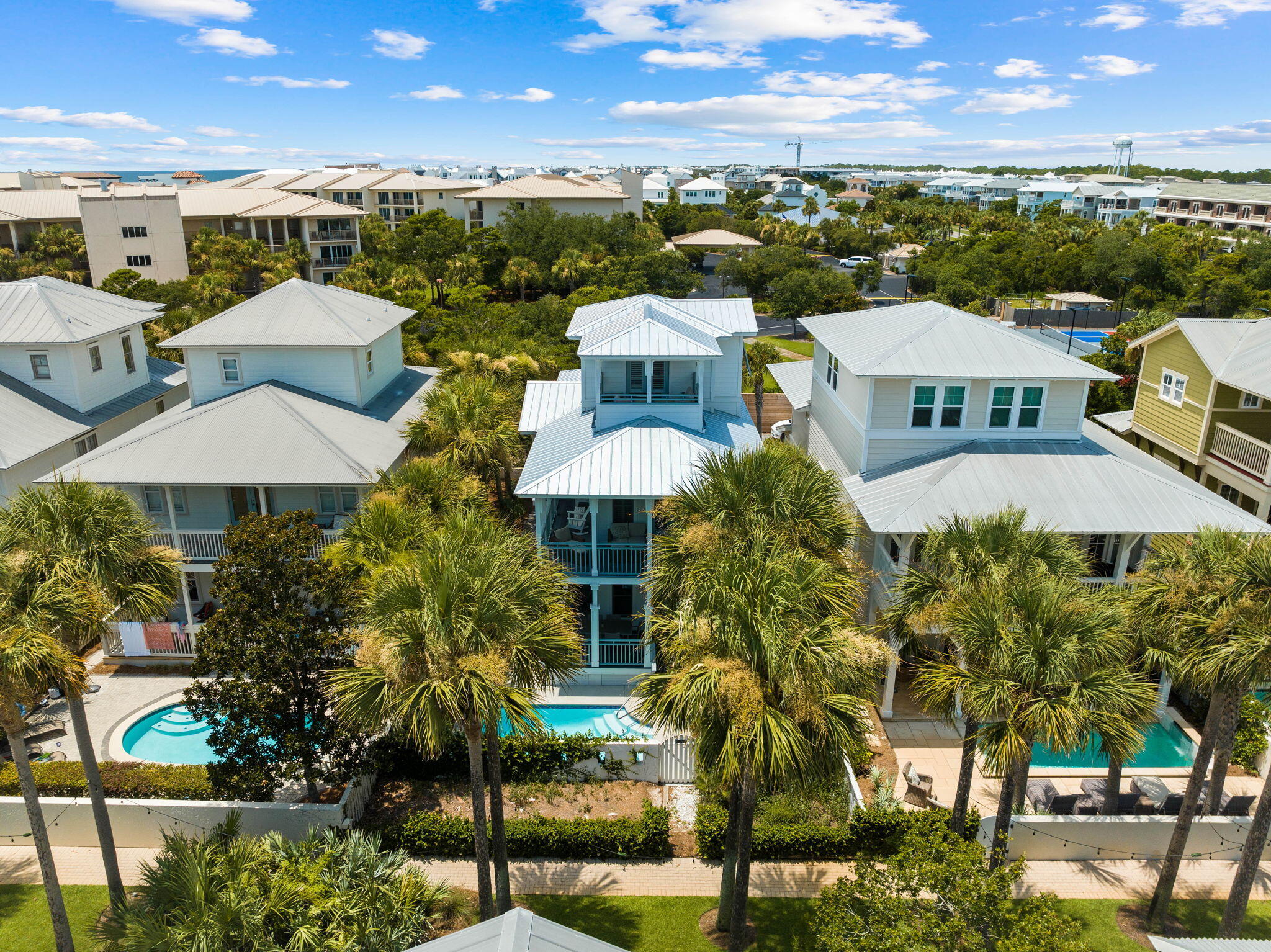 WATER'S EDGE - Residential
