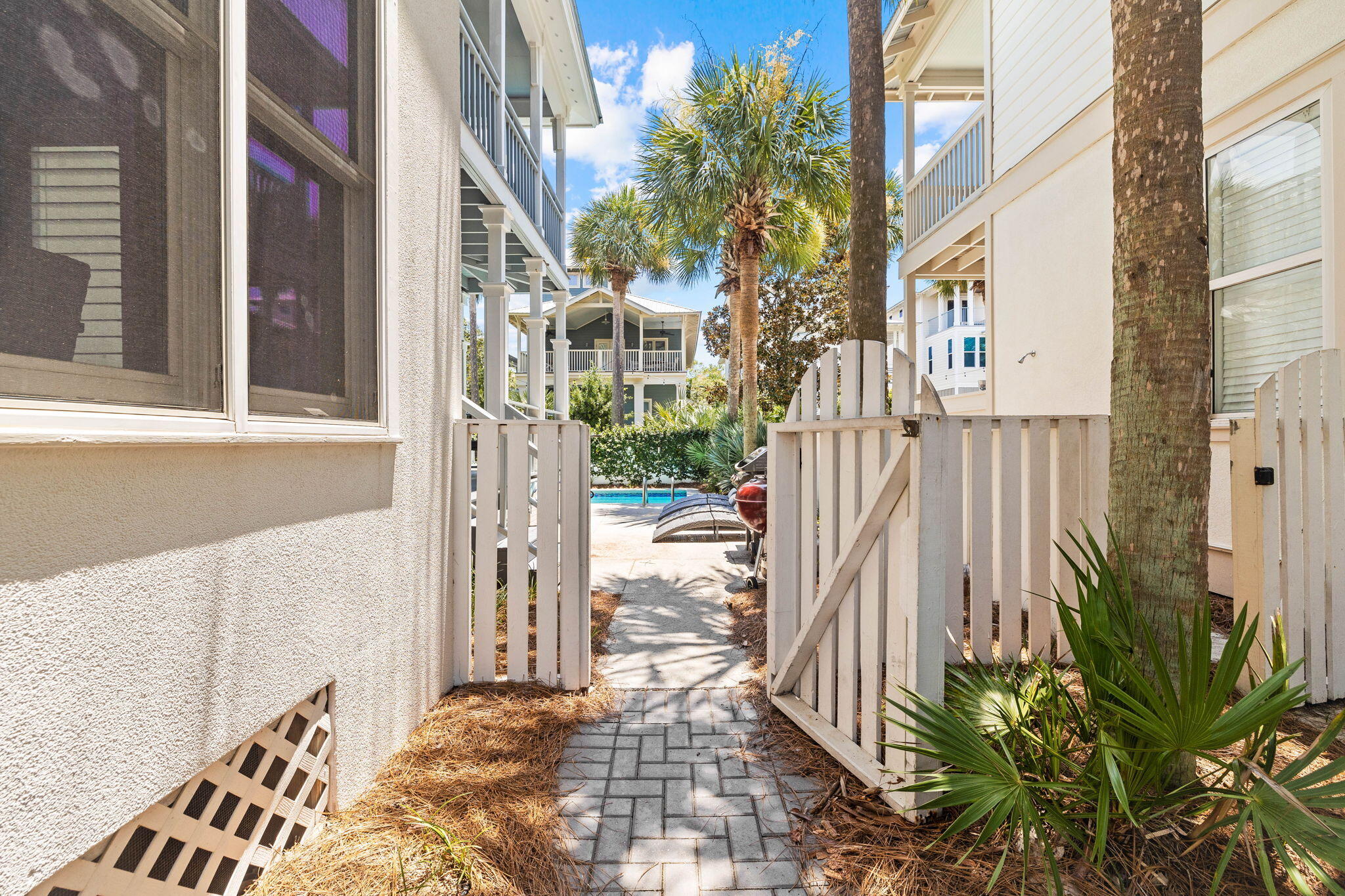 WATER'S EDGE - Residential